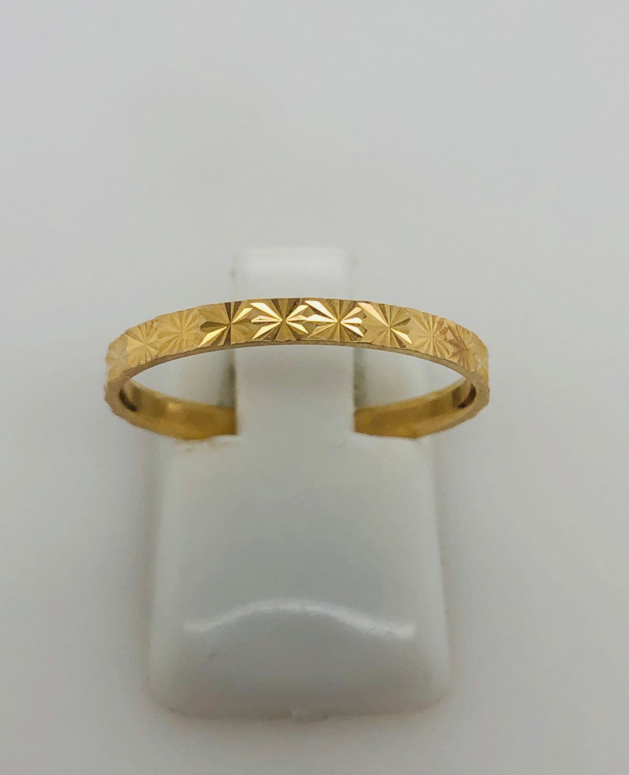 9ct Gold Diamond Cut Design Band - 01 Gold Rings 