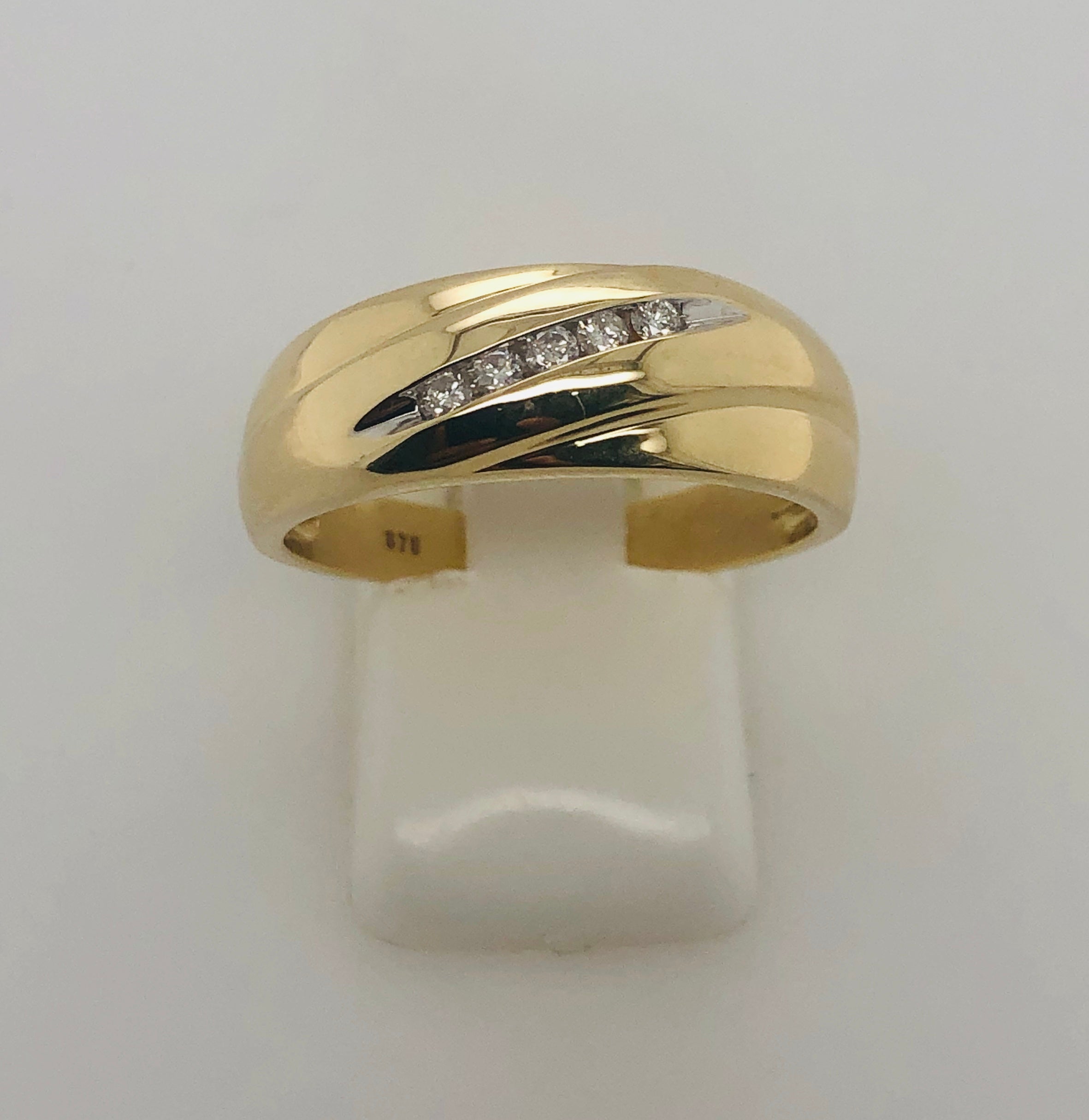 9ct Gold Gents Dome Look Ring With Line Of Diamonds - 027 Gold Rings, Men's Gold Rings 