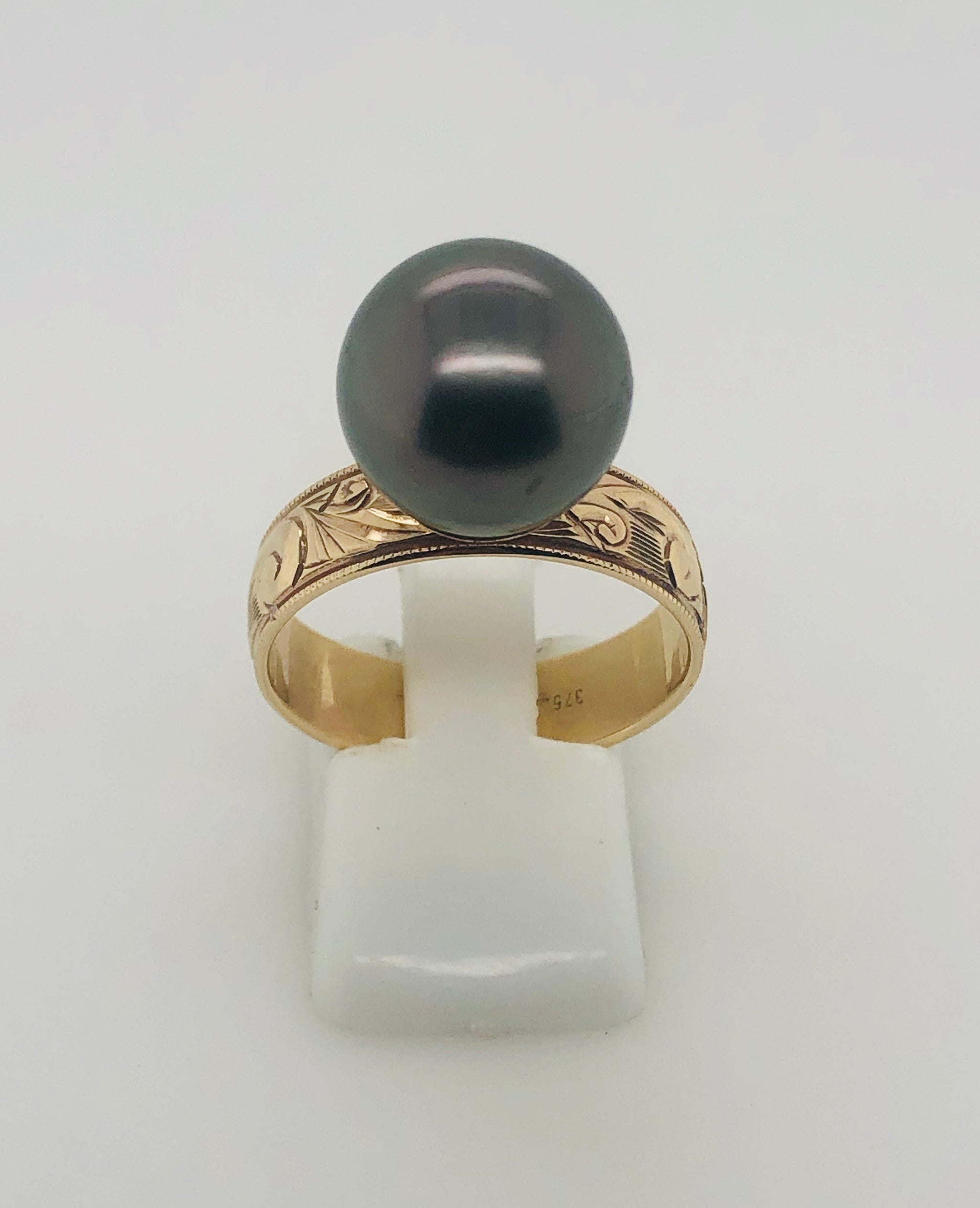 9ct Gold Tahitian Black Pearl Ring On Hawaiian Design Band - 14 Gold Pearl Jewellery, Pearl Jewellery 