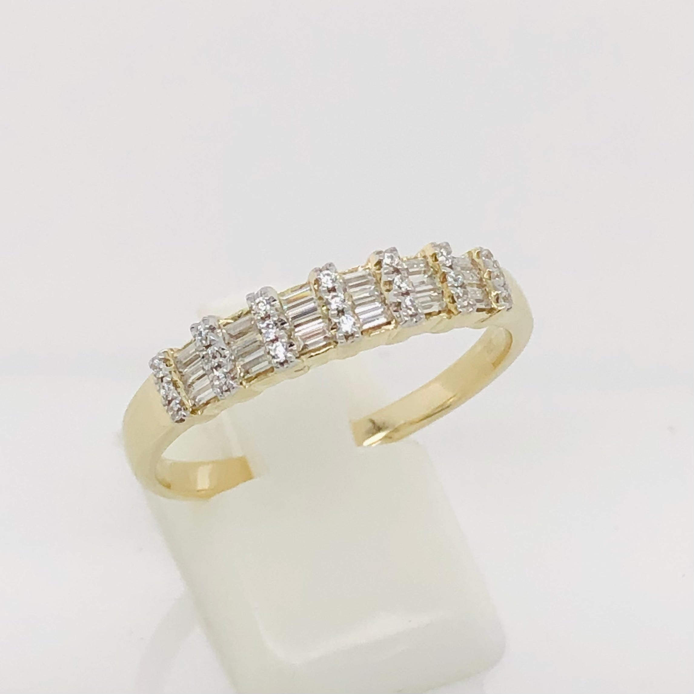 9ct Yellow Gold Triple Round & Baguette Cubic Zirconia Wedding Ring Gold Rings 