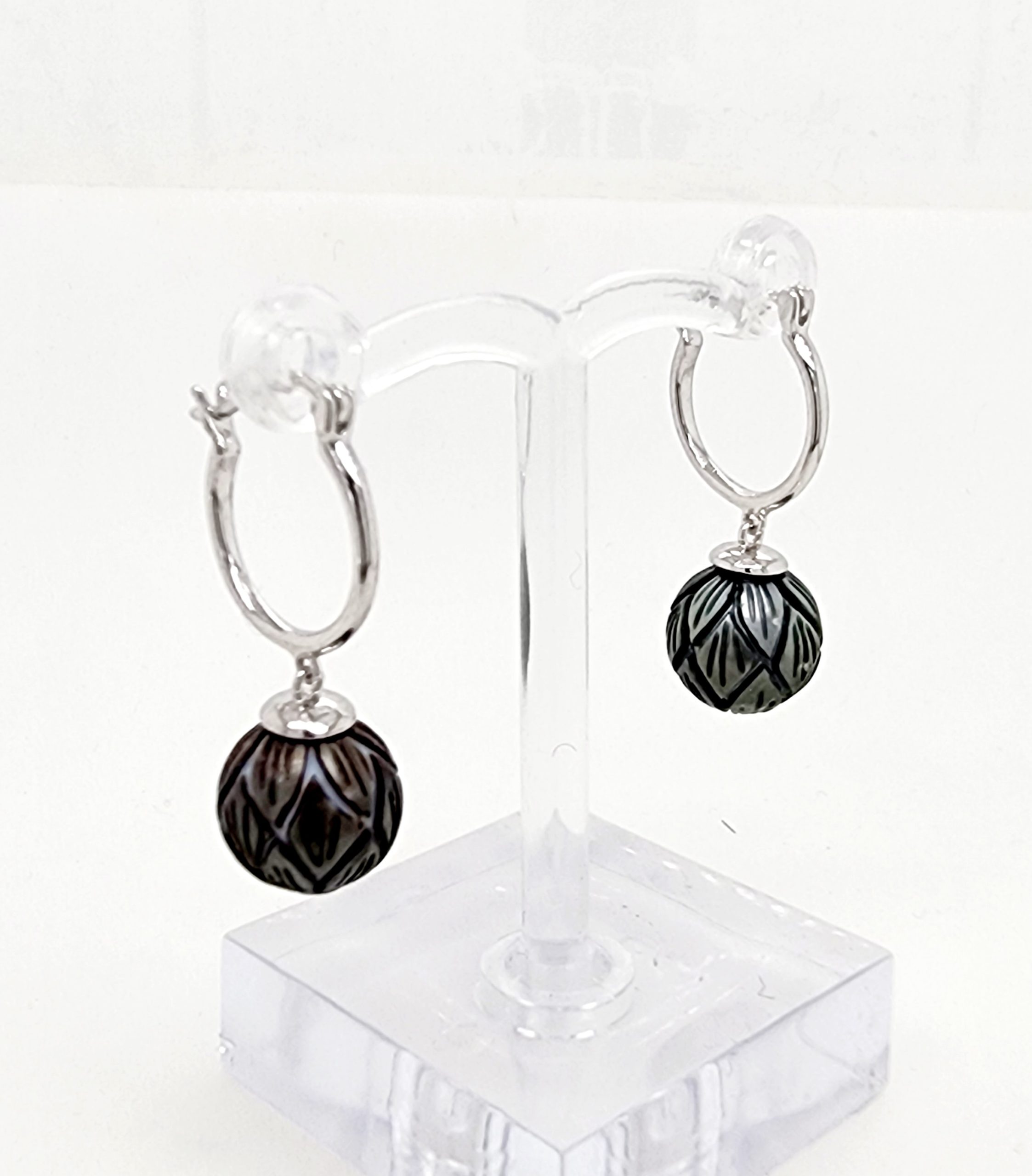Sterling Silver Hoop Earrings with 10mm-11.00mm Hand Carved Round Tahitian Black Pearls Pearl Jewellery, Sterling Silver Pearl Jewellery 