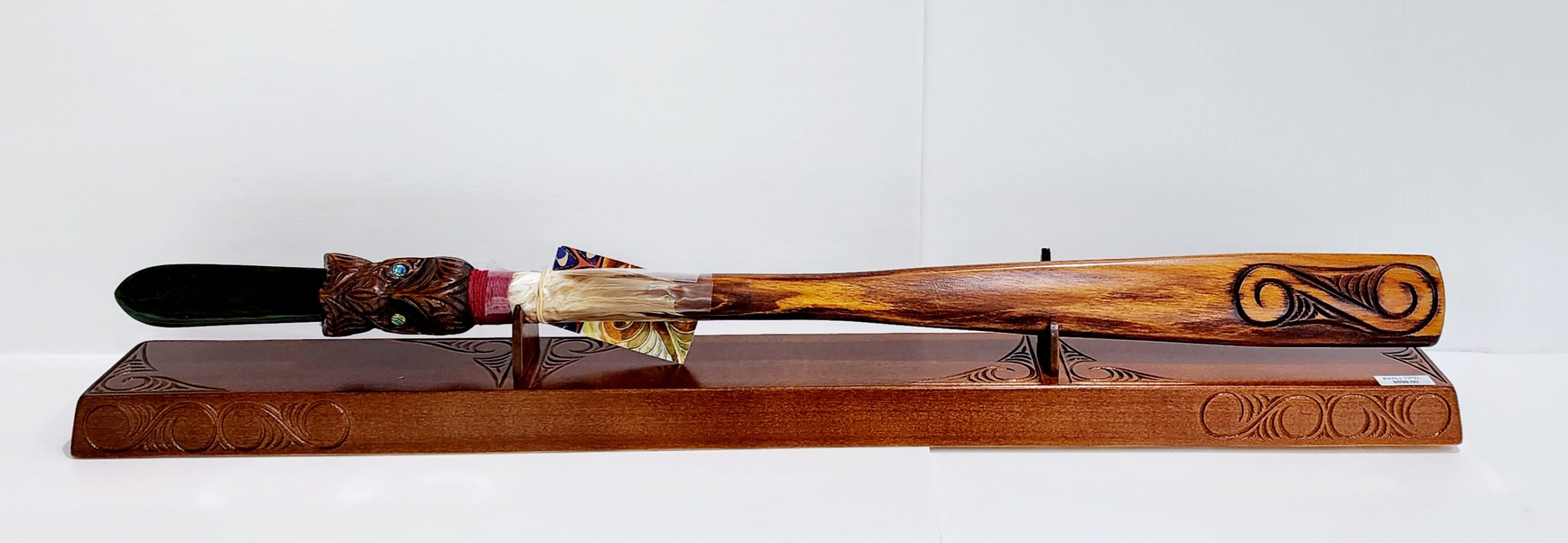 Wooden Carved Maori Taiaha with Greenstone/Pounamu Tongue on Stand NIXON, WATCH 