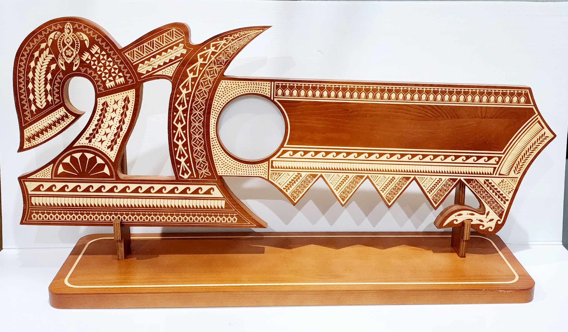 21st Wooden Key Brown Shade Island Design On Stand With Polynesian Tattoo Design Hui Turtle Triple Twist 21st Keys 