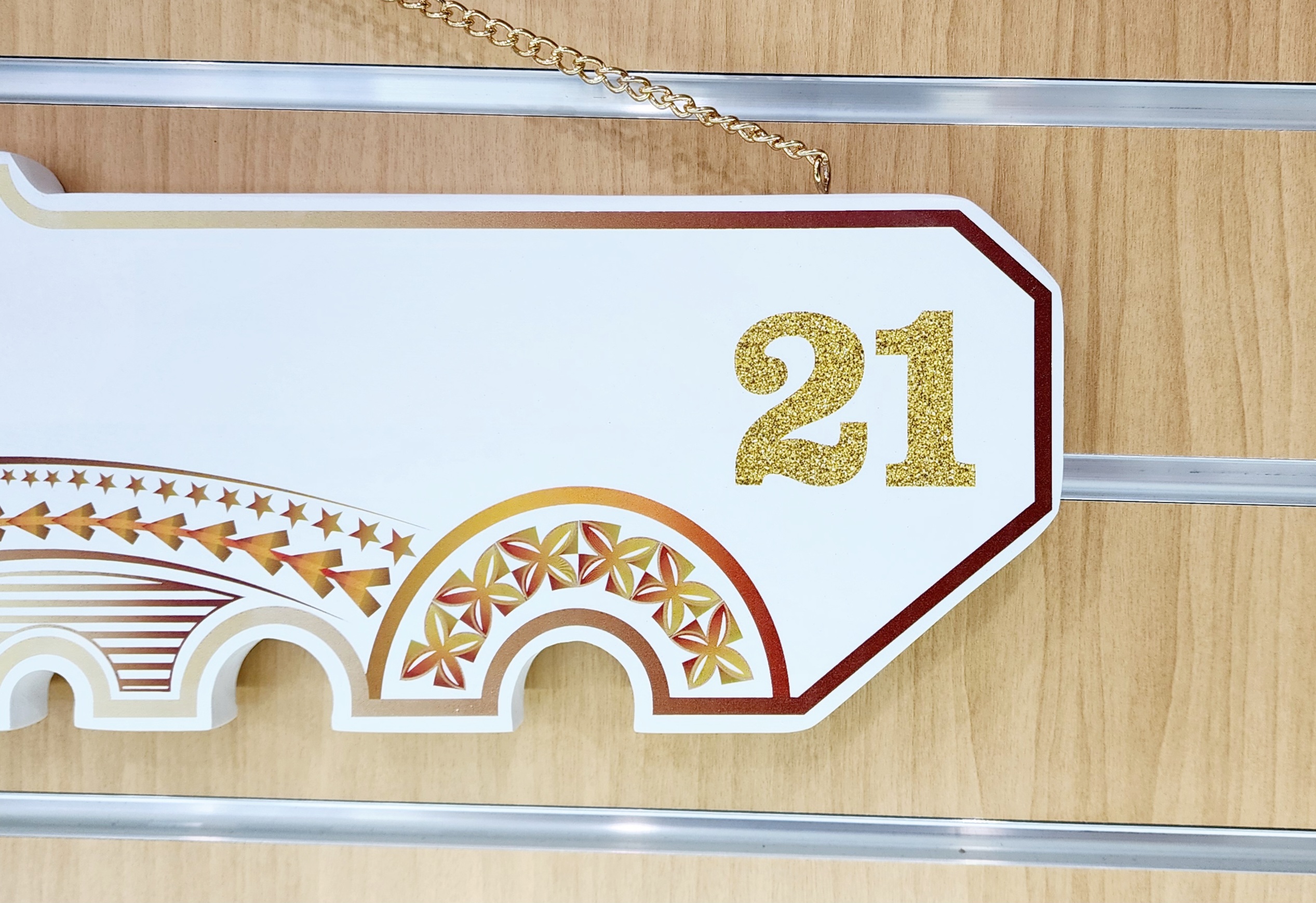Island Design Golden Red Theme Colour UV Printed Birthday Key with Golden Glitter Look "21" 21st Keys Island Design Golden Red Theme Colour UV Printed Birthday Key with Golden Glitter Look "21" 21st Keys