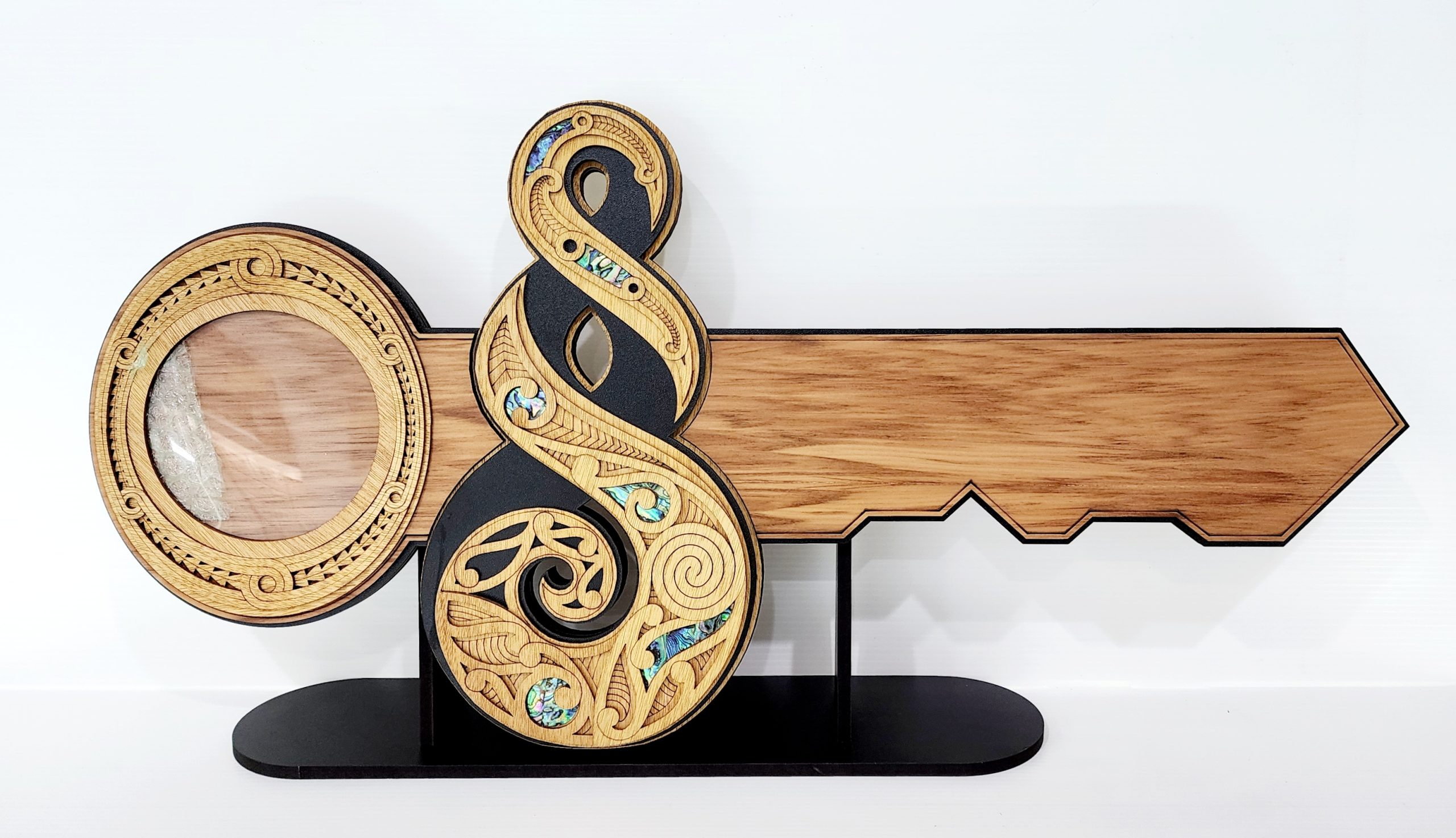 Pikorua (Twist) Birthday Key with Removable Stand - 21TW-TWIST 21st Keys 