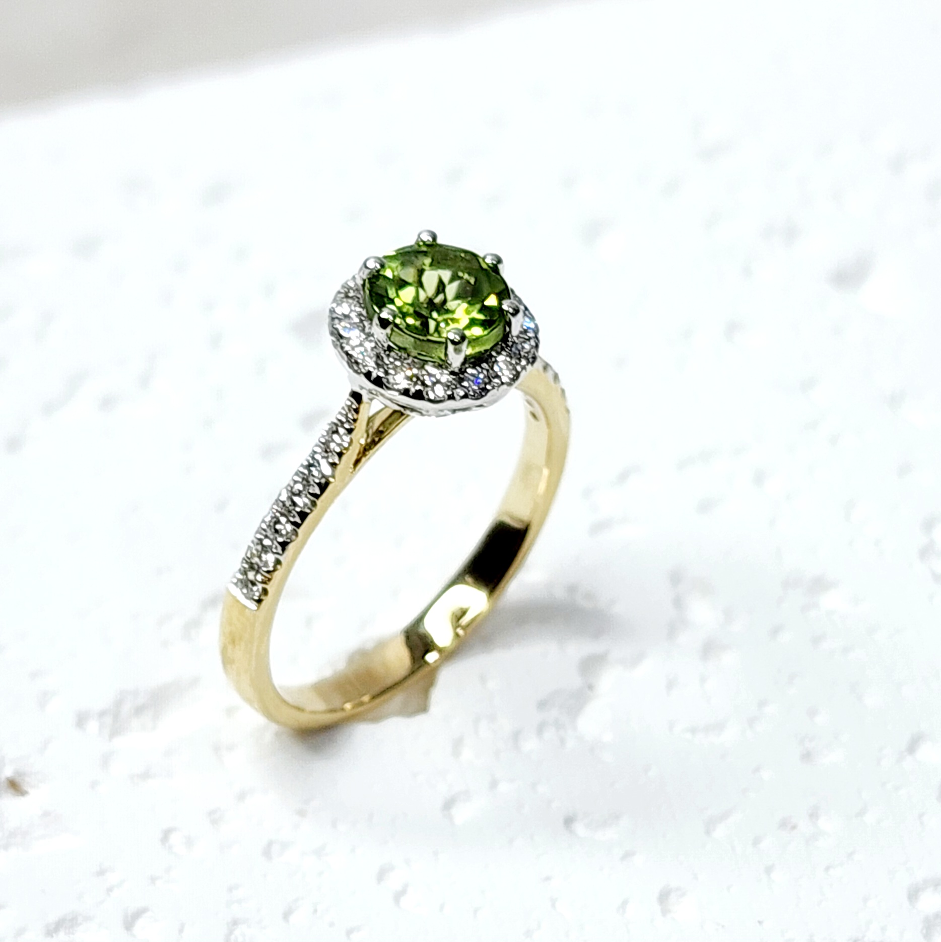 9ct Yellow Gold Round-Cut Peridot & Diamond Halo Engagement / Dress Ring Gold Rings 