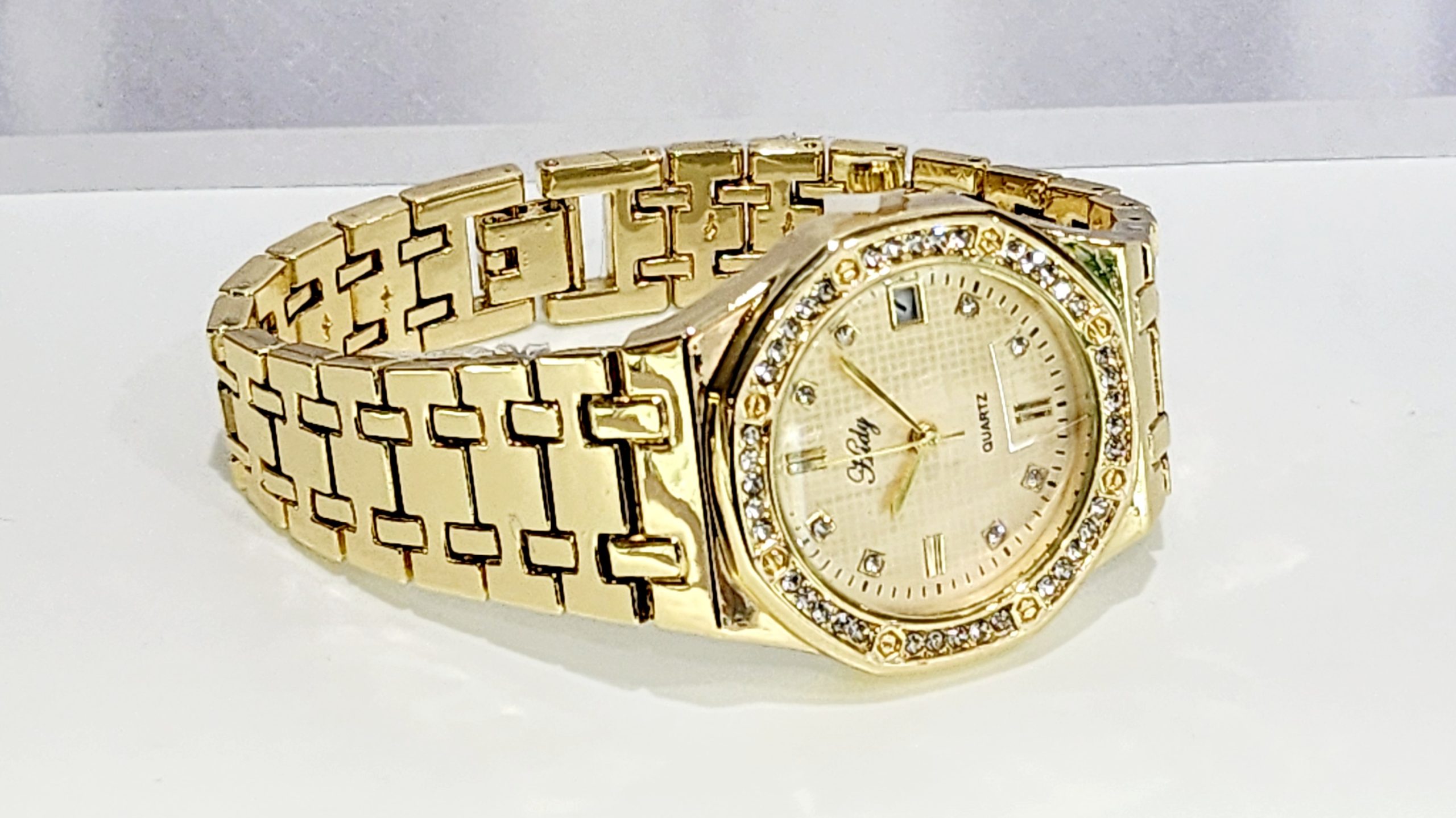 Ladies HIDY Fashion Dress Watch Gold Tone Case & Dial Watch - Design 2401 Dress Watches Ladies HIDY Fashion Dress Watch Gold Tone Case & Dial Watch - Design 2401 Dress Watches