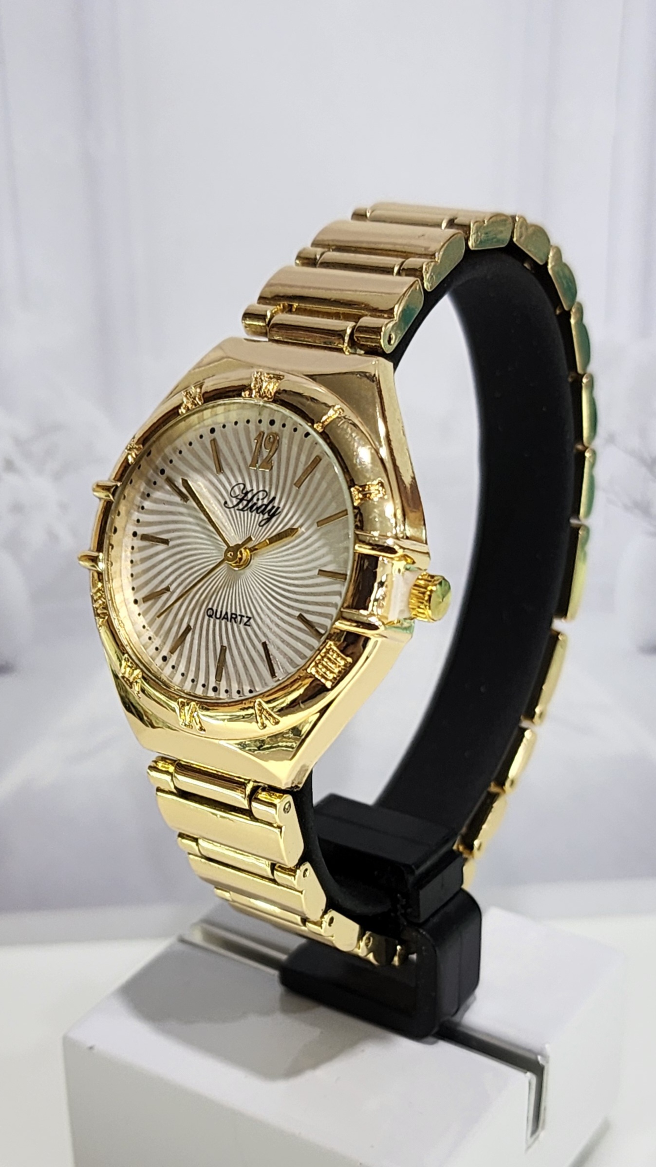 Ladies HIDY Fashion Dress Watch Gold Tone Case Silver Dial Watch - Design 2403 Dress Watches Ladies HIDY Fashion Dress Watch Gold Tone Case Silver Dial Watch - Design 2403 Dress Watches