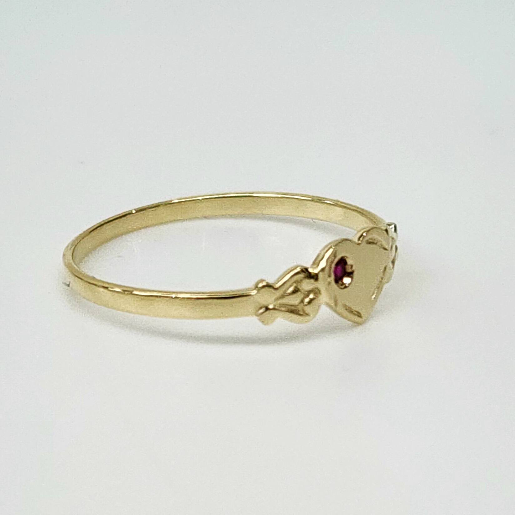 9ct Yellow Gold Single Heart Created Ruby Signet Ring Gold Rings 9ct Yellow Gold Single Heart Created Ruby Signet Ring Gold Rings