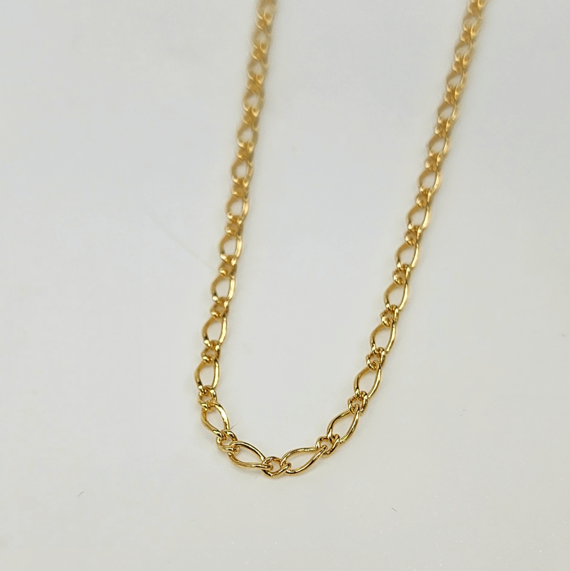 9ct Yellow Gold Oval Figaro 60 Gauge 1/1 Chain - 60cm Gold Chain 9ct Yellow Gold Oval Figaro 60 Gauge 1/1 Chain - 60cm Gold Chain
