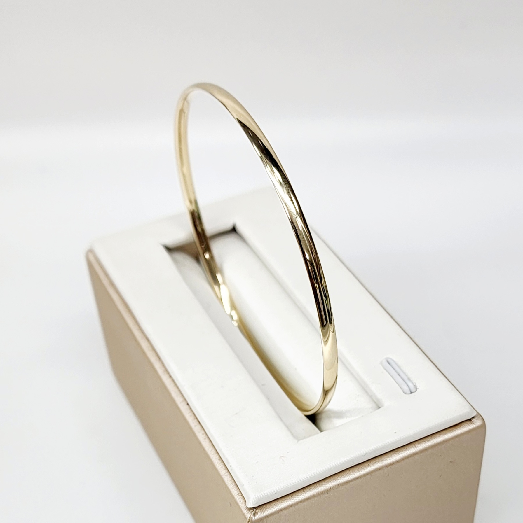 9ct Yellow Gold Comfort Curve Round 3mm Wide x 67mm Bangle Gold Bracelets 