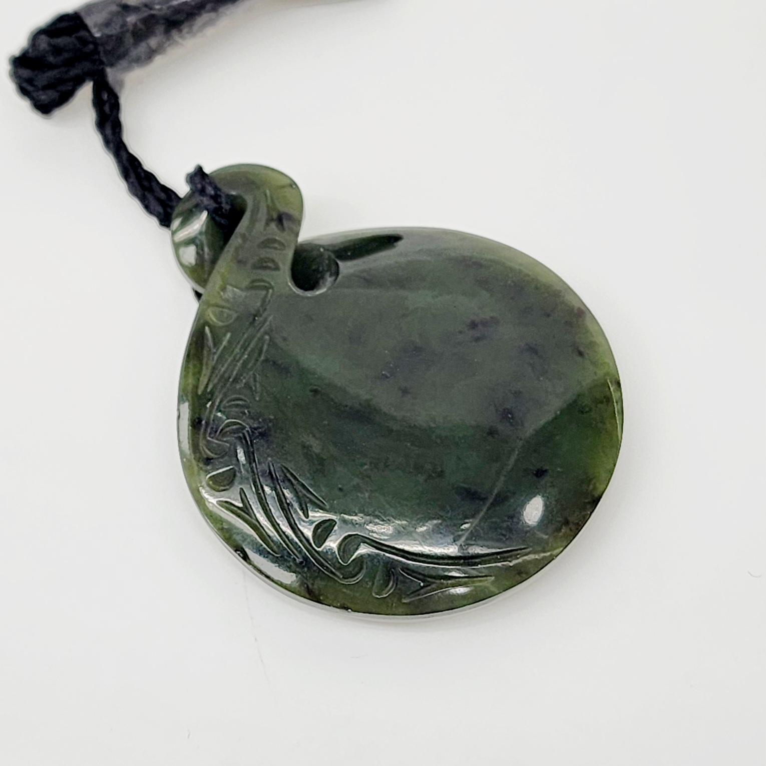 New Zealand Engraved Single Twist Greenstone Necklace 9ct Gold Ring, Gold Jewellery, Gold Rings New Zealand Engraved Single Twist Greenstone Necklace 9ct Gold Ring, Gold Jewellery, Gold Rings