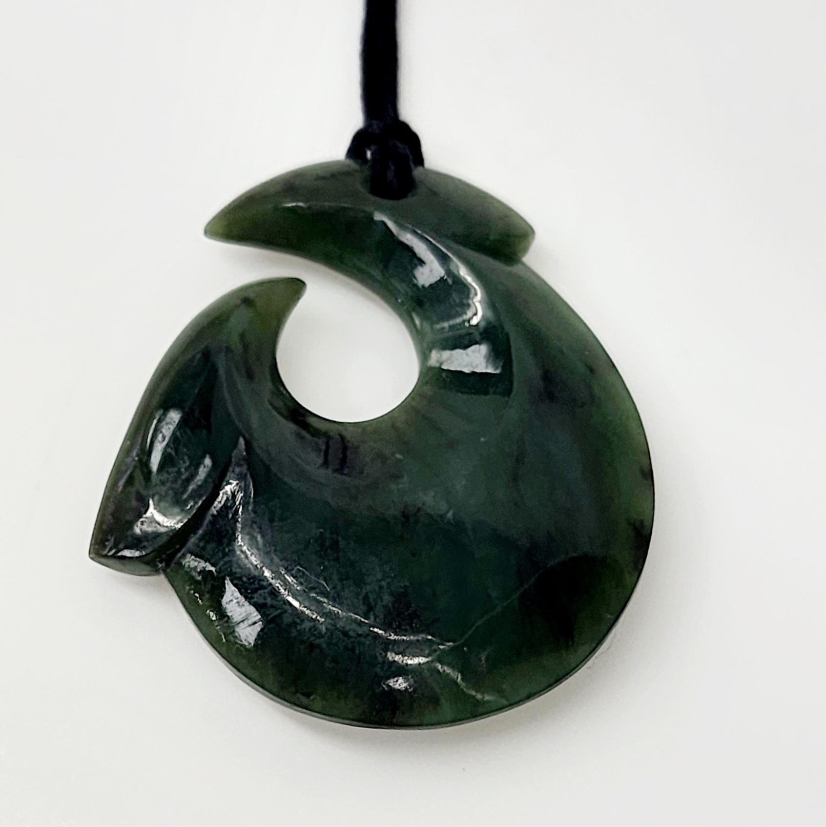 New Zealand Greenstone Hei Matau / Fish Hook Necklace 9ct Gold Ring, Gold Jewellery, Gold Rings 