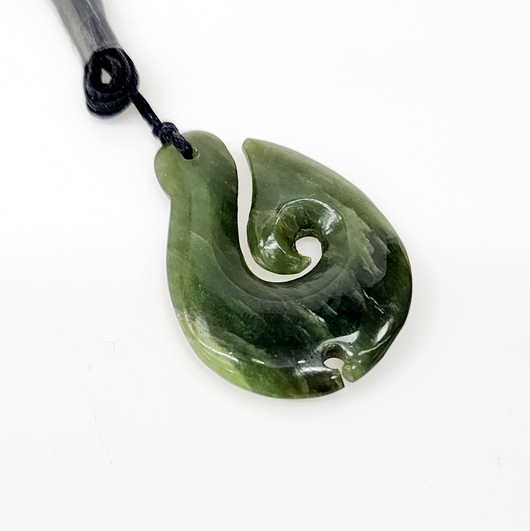 New Zealand Hei Matatu Fish Hook Greenstone Necklace 9ct Gold Ring, Gold Jewellery, Gold Rings 