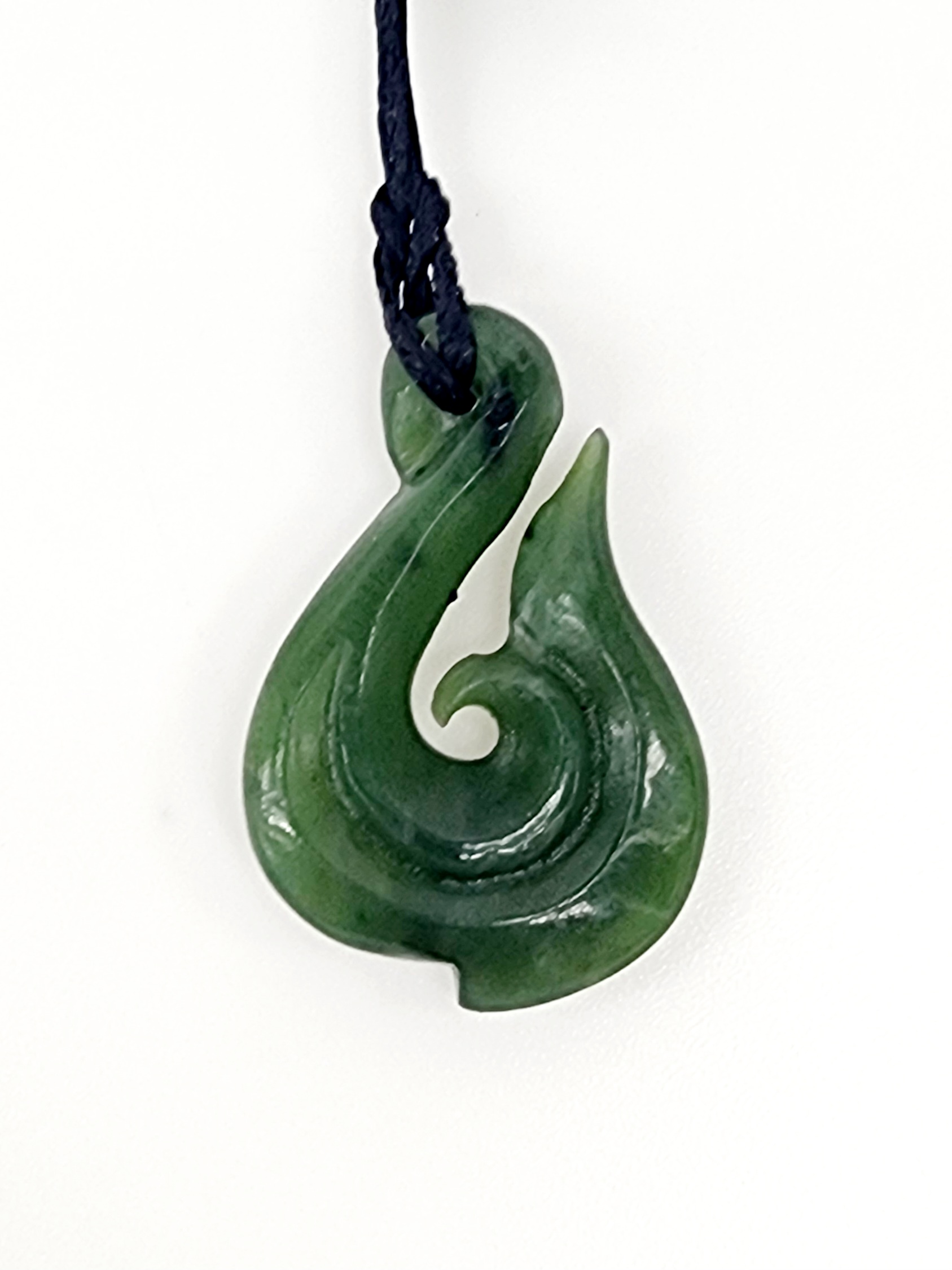 New Zealand Greenstone Hei Matau / Fish Hook Necklace 9ct Gold Ring, Gold Jewellery, Gold Rings 