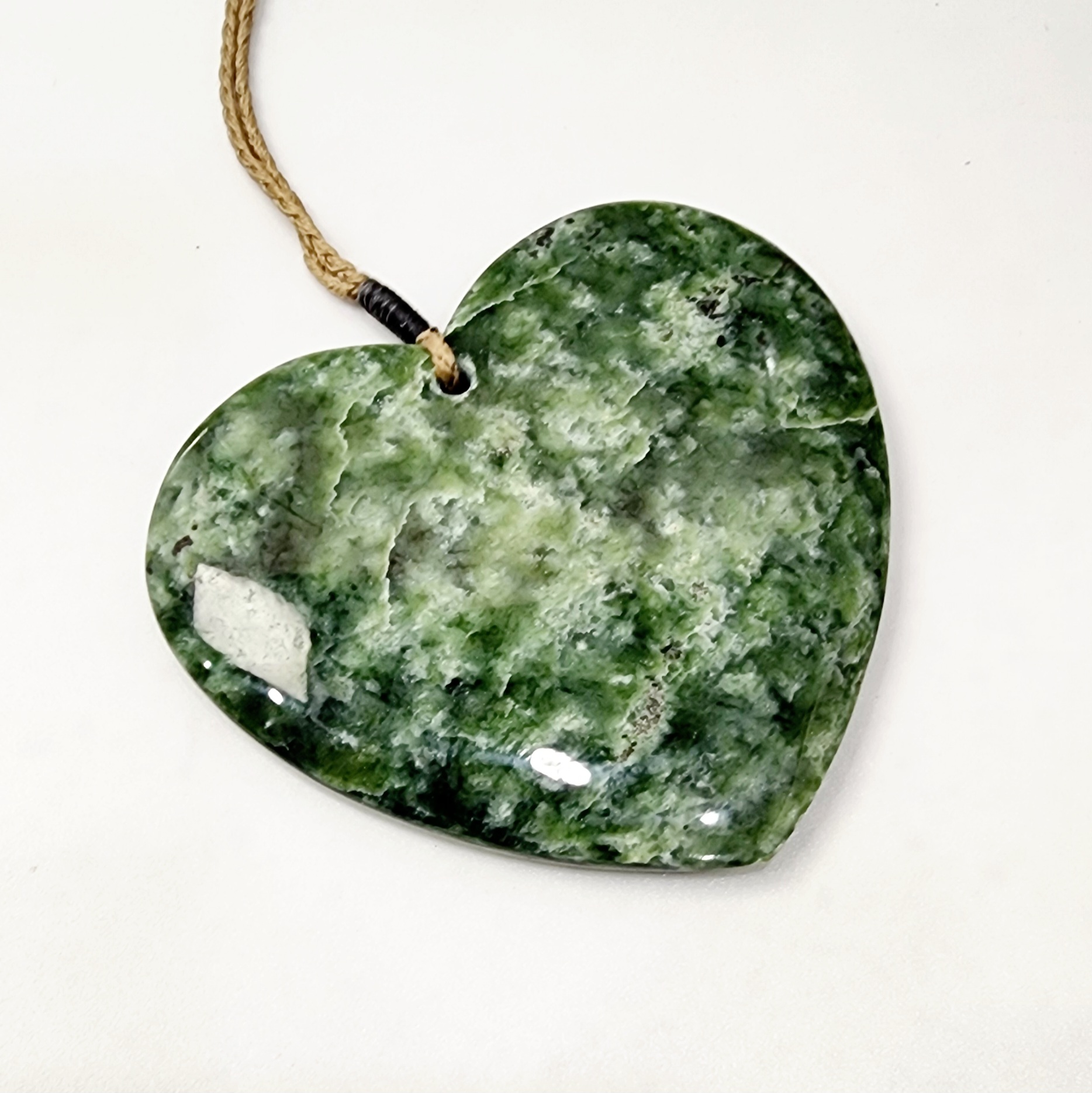 New Zealand Greenstone Polished Heart Necklace Greenstone?Jewellery 