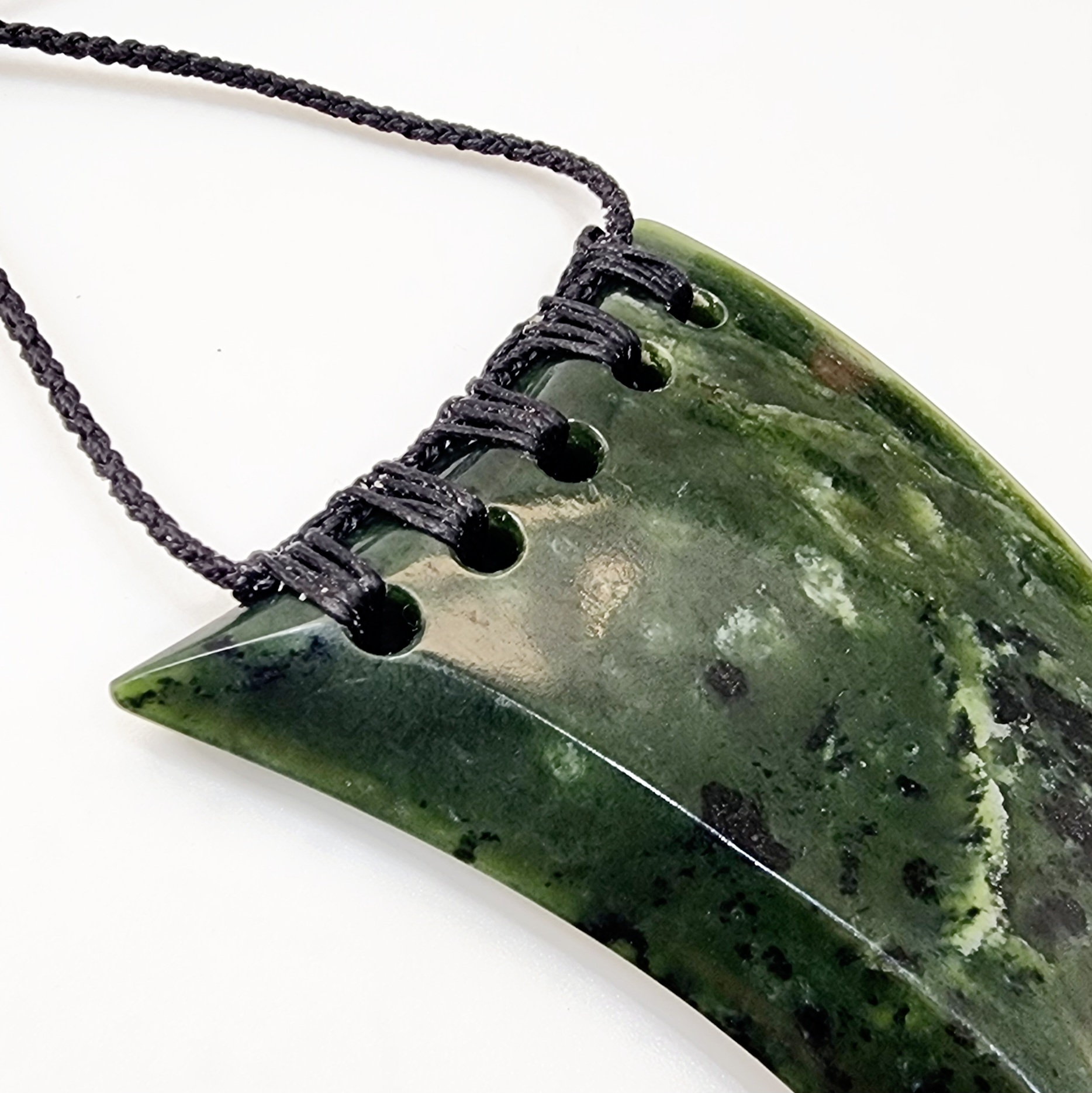 Pounamu Classic Large Tooth Pendant Greenstone?Jewellery Pounamu Classic Large Tooth Pendant Greenstone?Jewellery