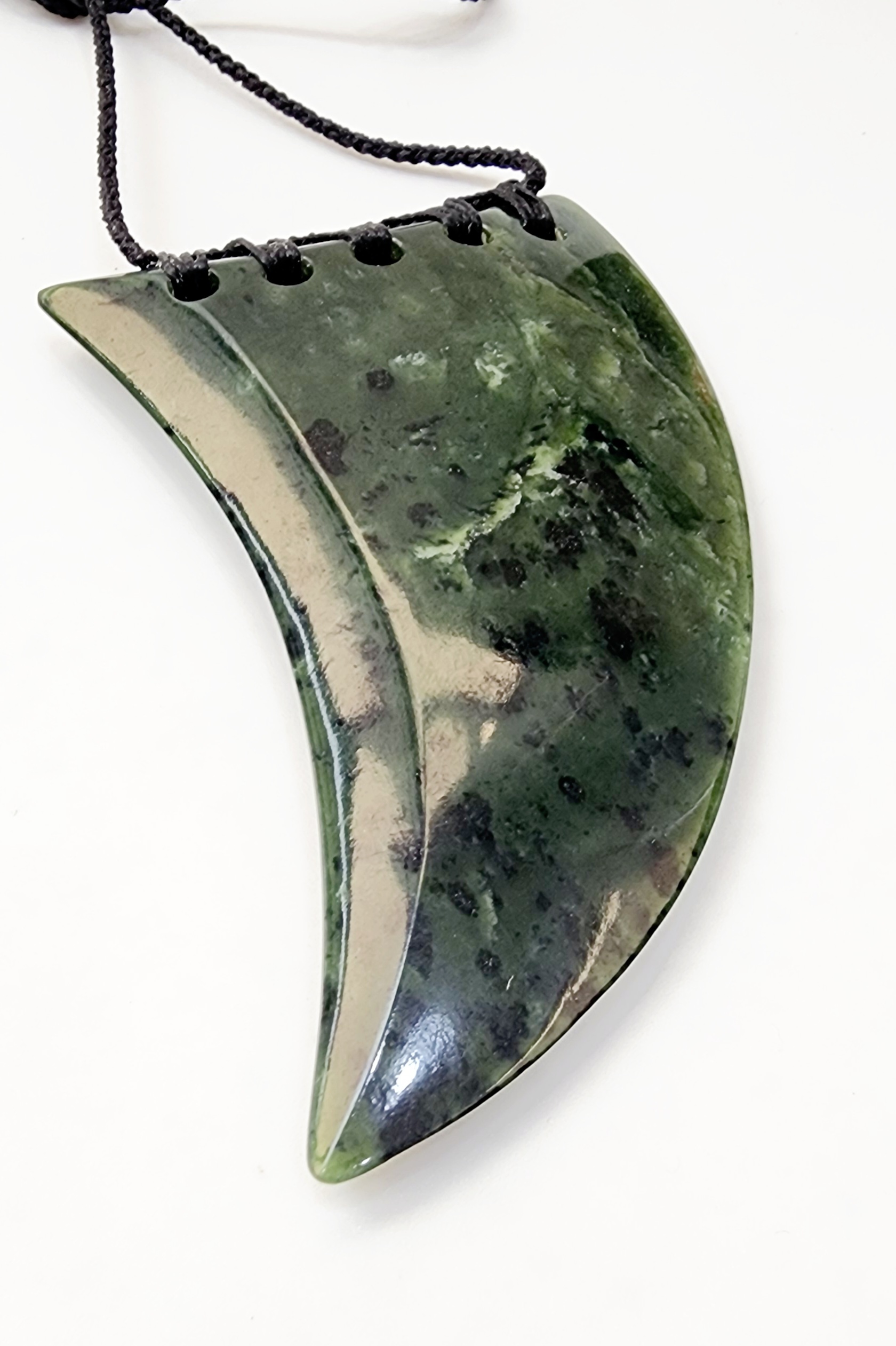 Pounamu Classic Large Tooth Pendant Greenstone?Jewellery Pounamu Classic Large Tooth Pendant Greenstone?Jewellery