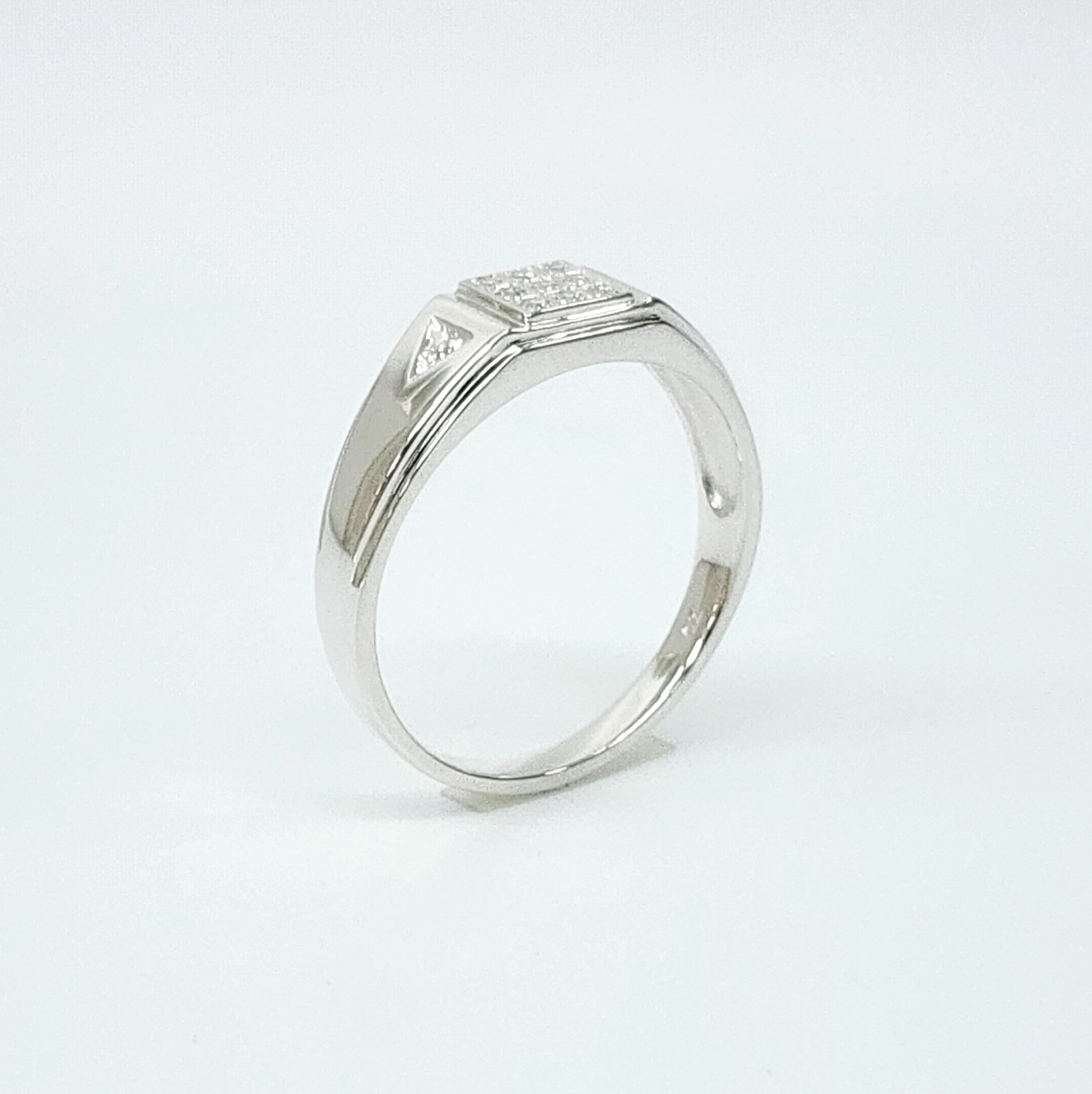 Sterling Silver Gents Wedding / Dress Ring with Cubic Zirconia Setting Sterling Silver Rings Sterling Silver Gents Wedding / Dress Ring with Cubic Zirconia Setting Sterling Silver Rings