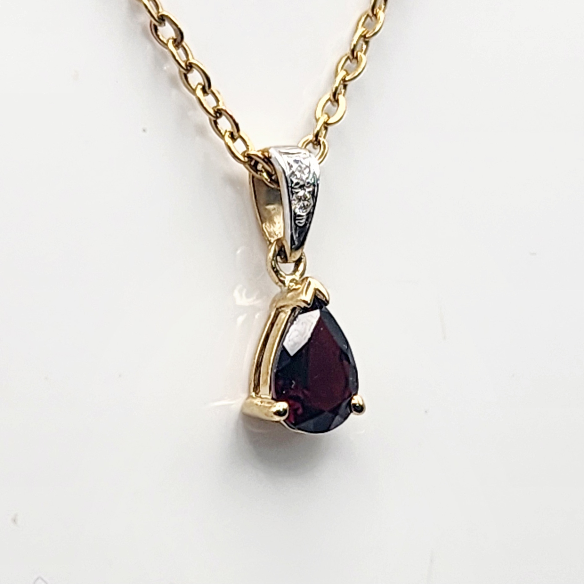 9ct Yellow Gold Teardrop Garnet with Diamond Pendant - 9CTDIAGAR-BB G-SHOCK 