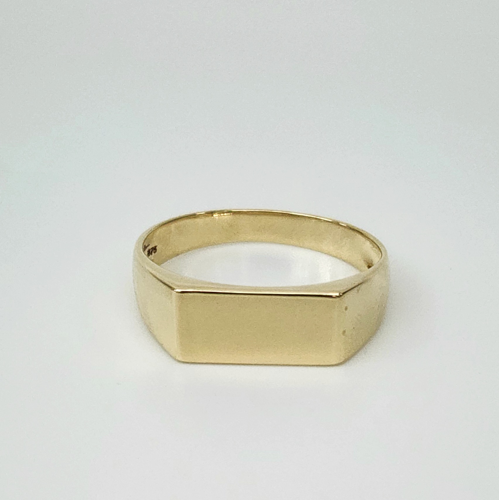 9ct Yellow Gold Rectangle Signet Wedding / Dress Ring - D6413MOD9Y Gold Earrings 