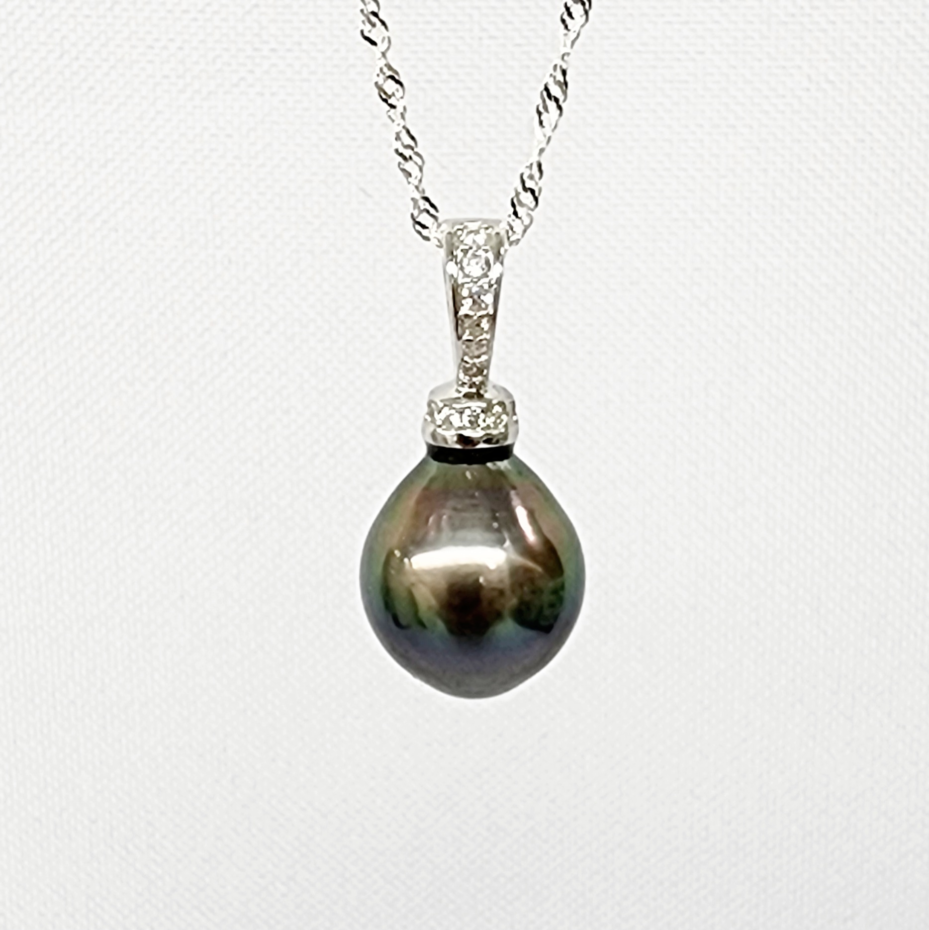Tahitian Black Pearl Pendant – 11–11.5mm Peacock Teardrop with CZ in Sterling Silver Cap Greenstone?Jewellery 