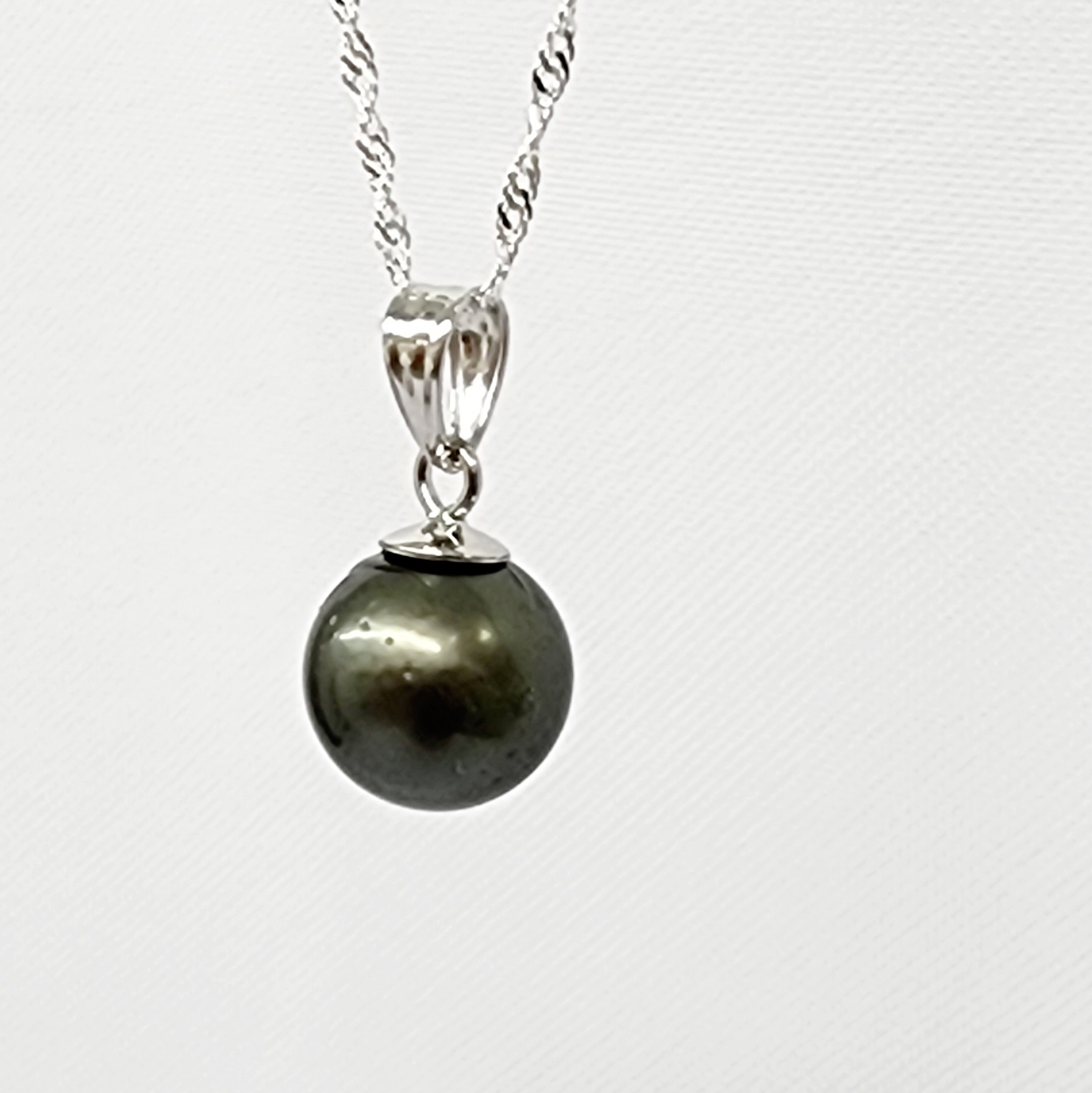 Sterling Silver 10.0-10.5mm Round Cook Island Black Pearl Pendant with Sterling Silver Cap Greenstone?Jewellery 