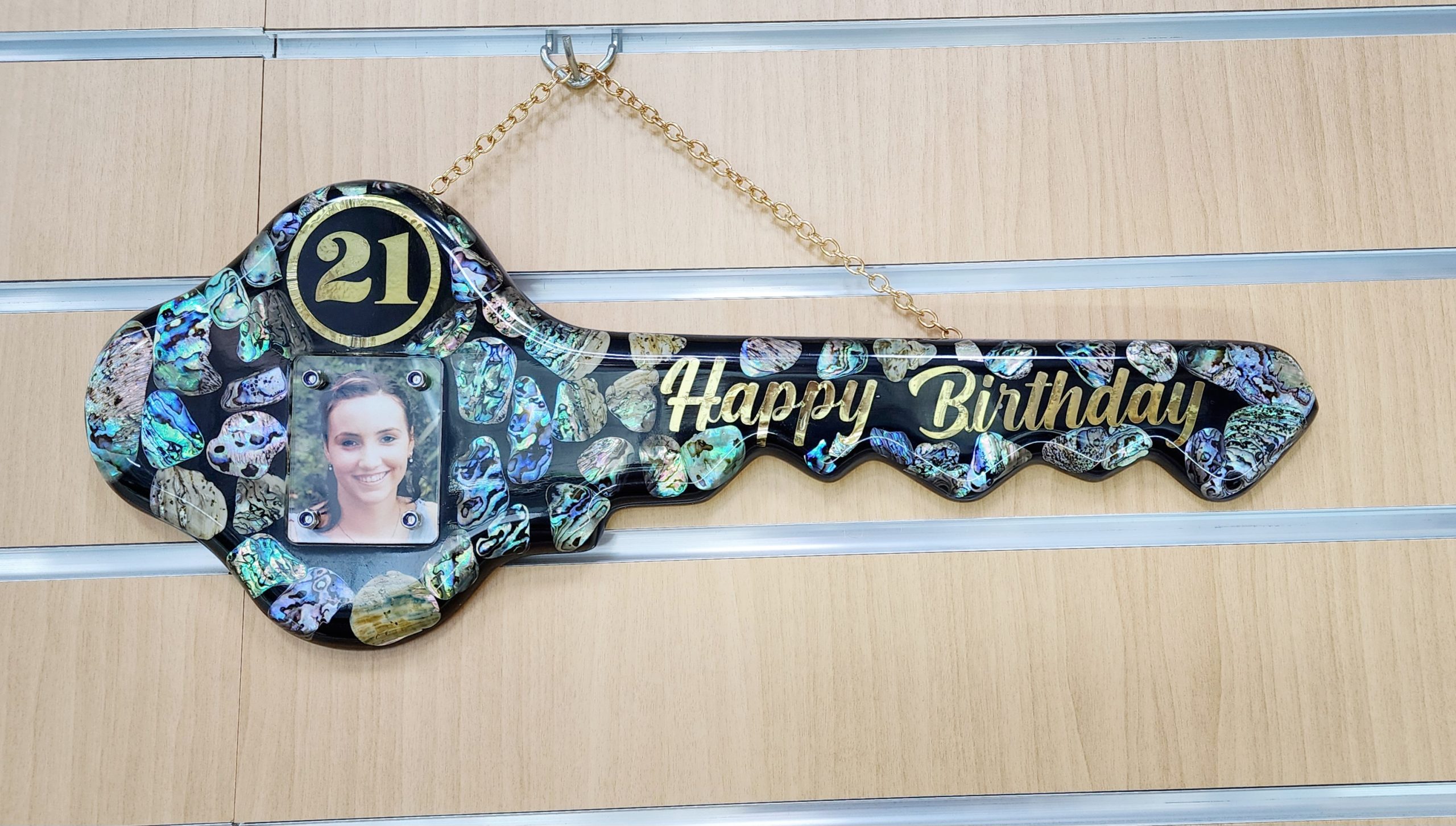 NZ Paua Shell 21st Key with Photo Slot & “Happy Birthday” - Design PAUA2404 Greenstone?Jewellery NZ Paua Shell 21st Key with Photo Slot & “Happy Birthday” - Design PAUA2404 Greenstone?Jewellery