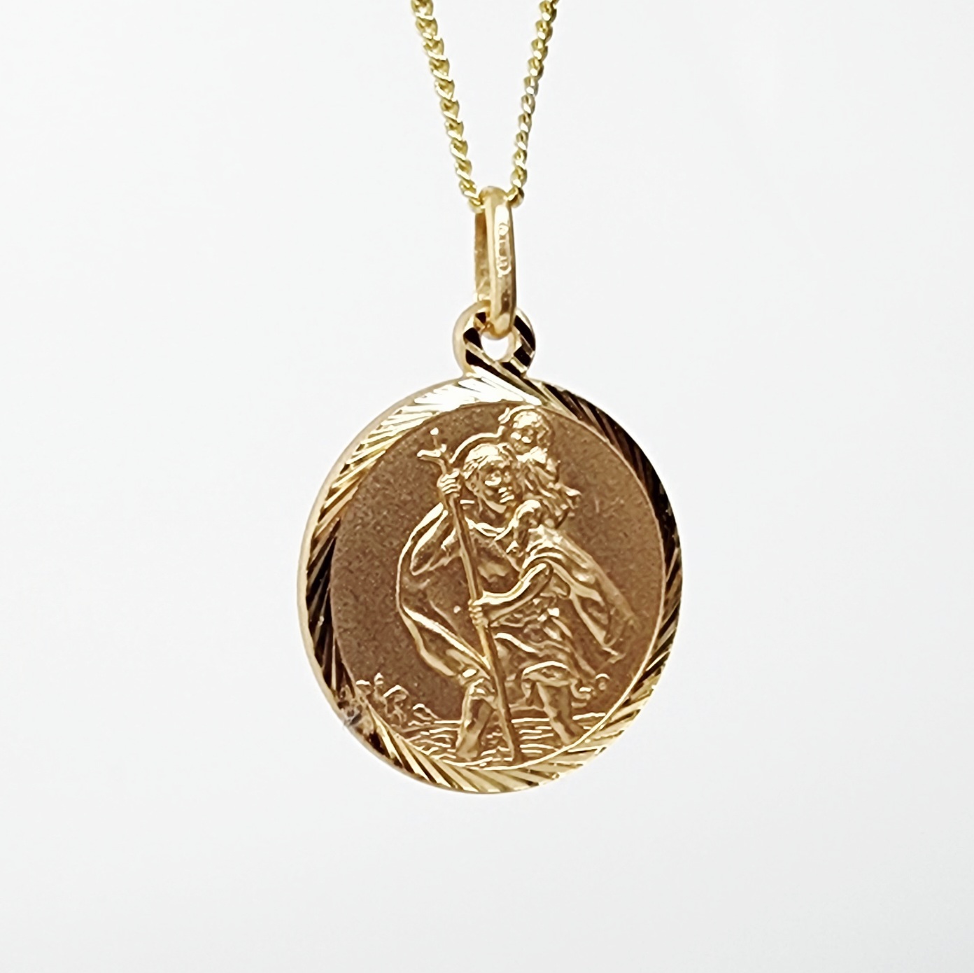 9ct Yellow Gold 18mm Diamond Cut Round Saint Christopher Pendant - 5P0099 Gold Pendants 