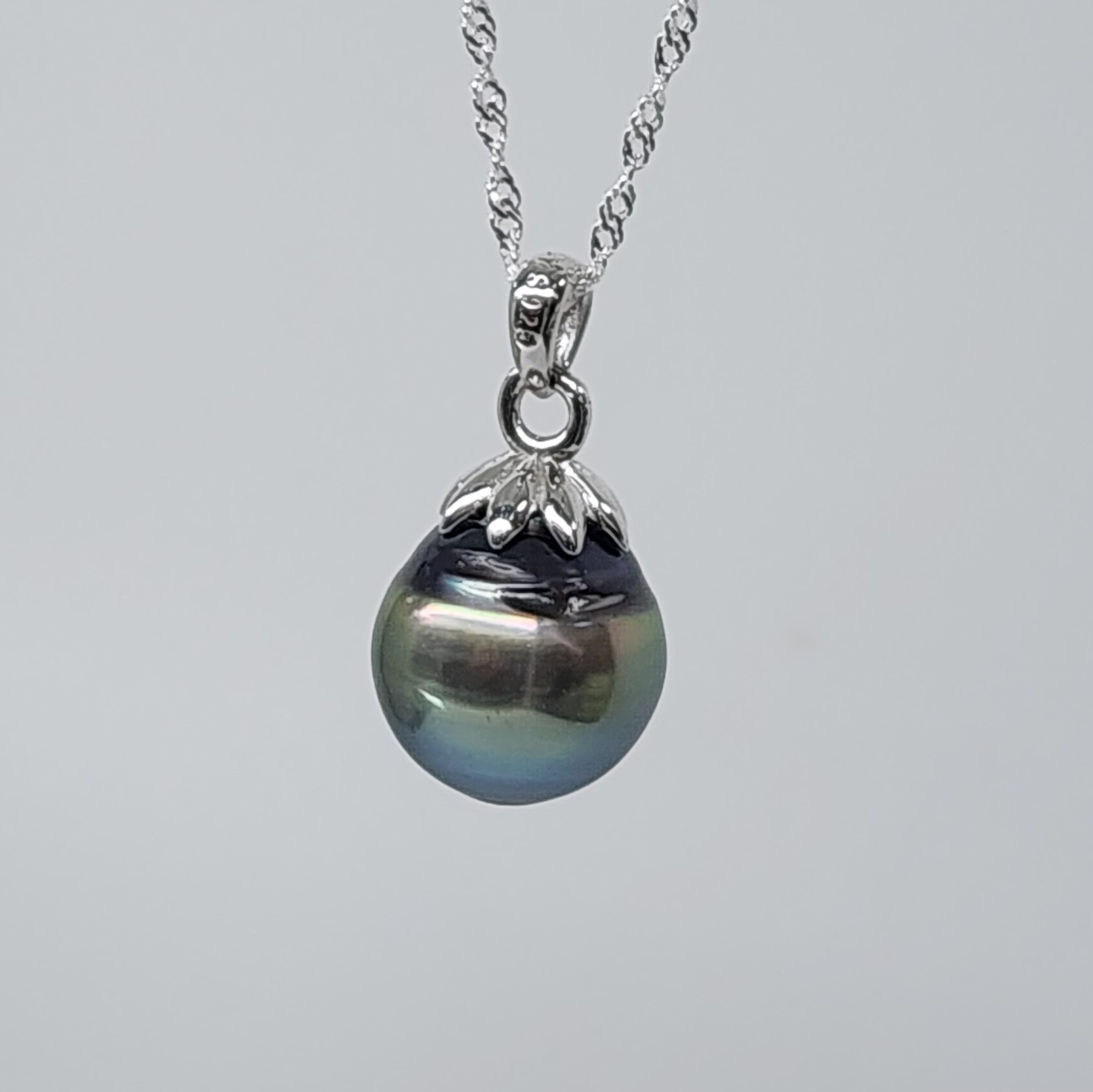 Sterling Silver 12-13mm Round Tahitian Green/Black Pearl Pendant with Sterling Silver Cap - SSTD01 Greenstone?Jewellery Sterling Silver 12-13mm Round Tahitian Green/Black Pearl Pendant with Sterling Silver Cap - SSTD01 Greenstone?Jewellery