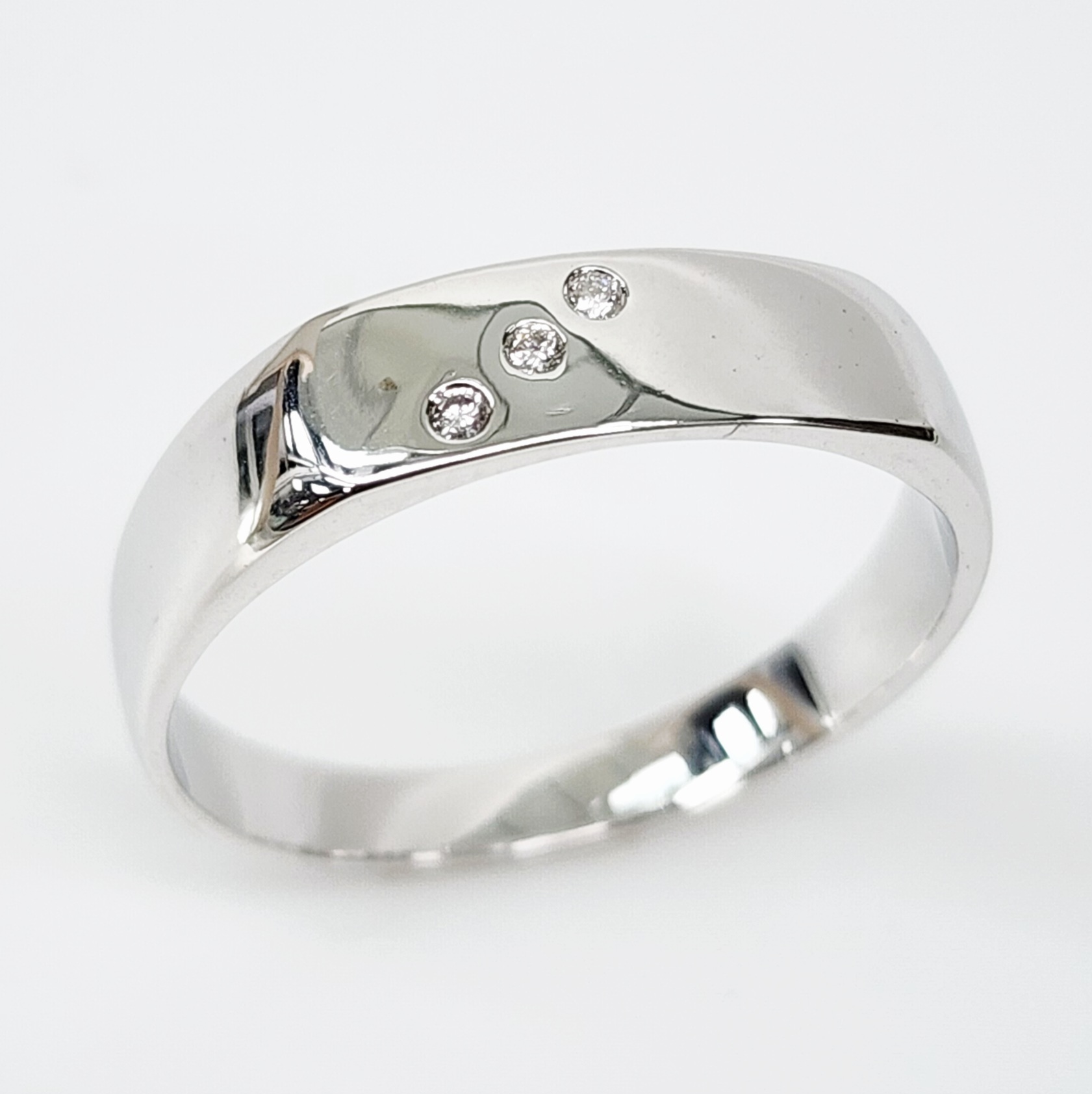 9ct White Gold Gents Diamond Signet Ring - D2632/9W Gold Rings 