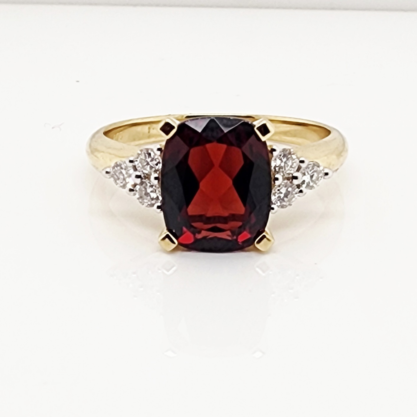 9ct Yellow Gold 8 x 10 Cushion Cut Garnet with 0.25ct Trio LAB Diamond Accents - D/A467GARLGD Greenstone?Jewellery 
