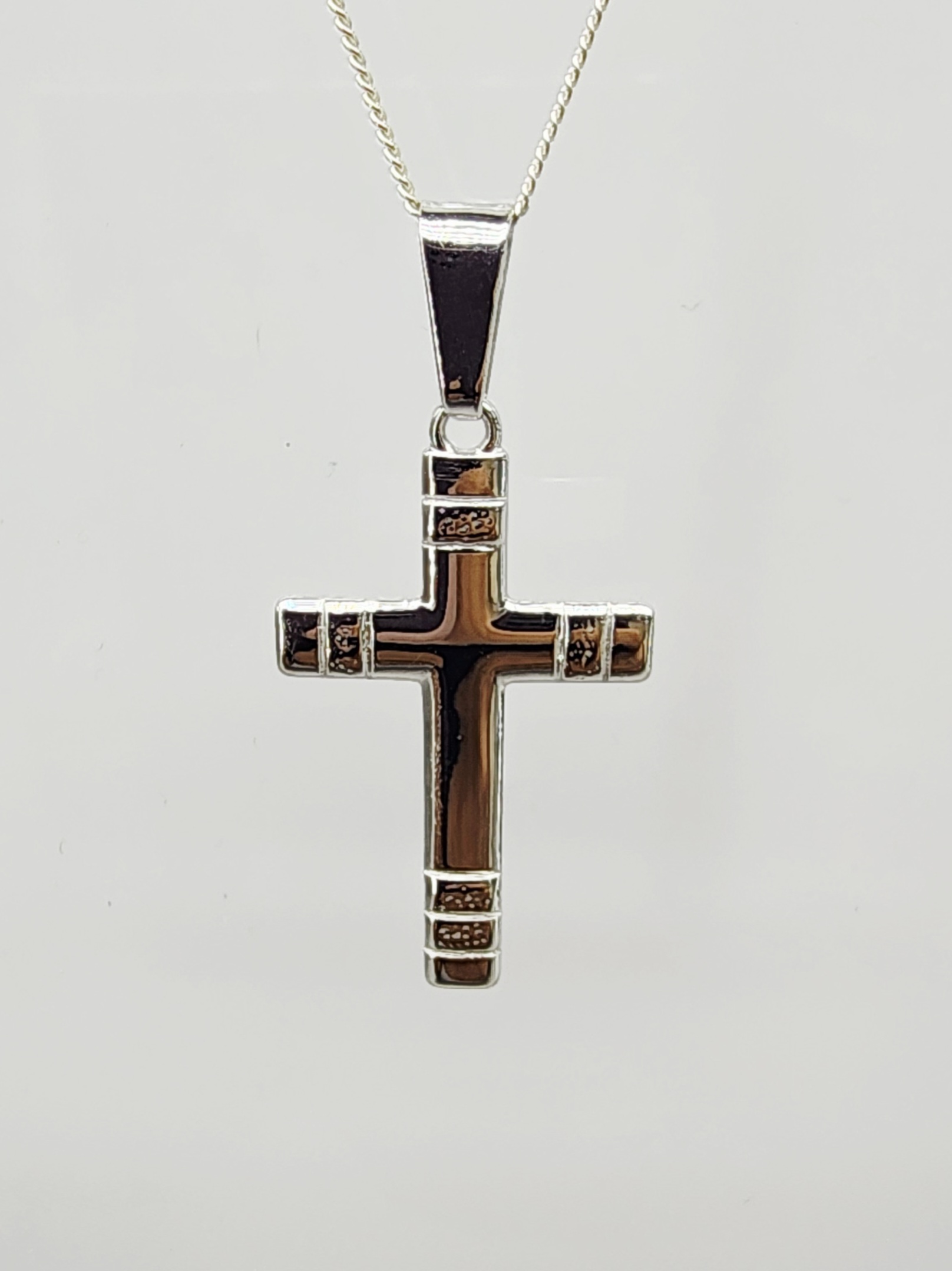Sterling Silver Cross Pendant with Grooved Detailing and Complimentary Chain - S105298P/7 Sterling Silver Pendants 
