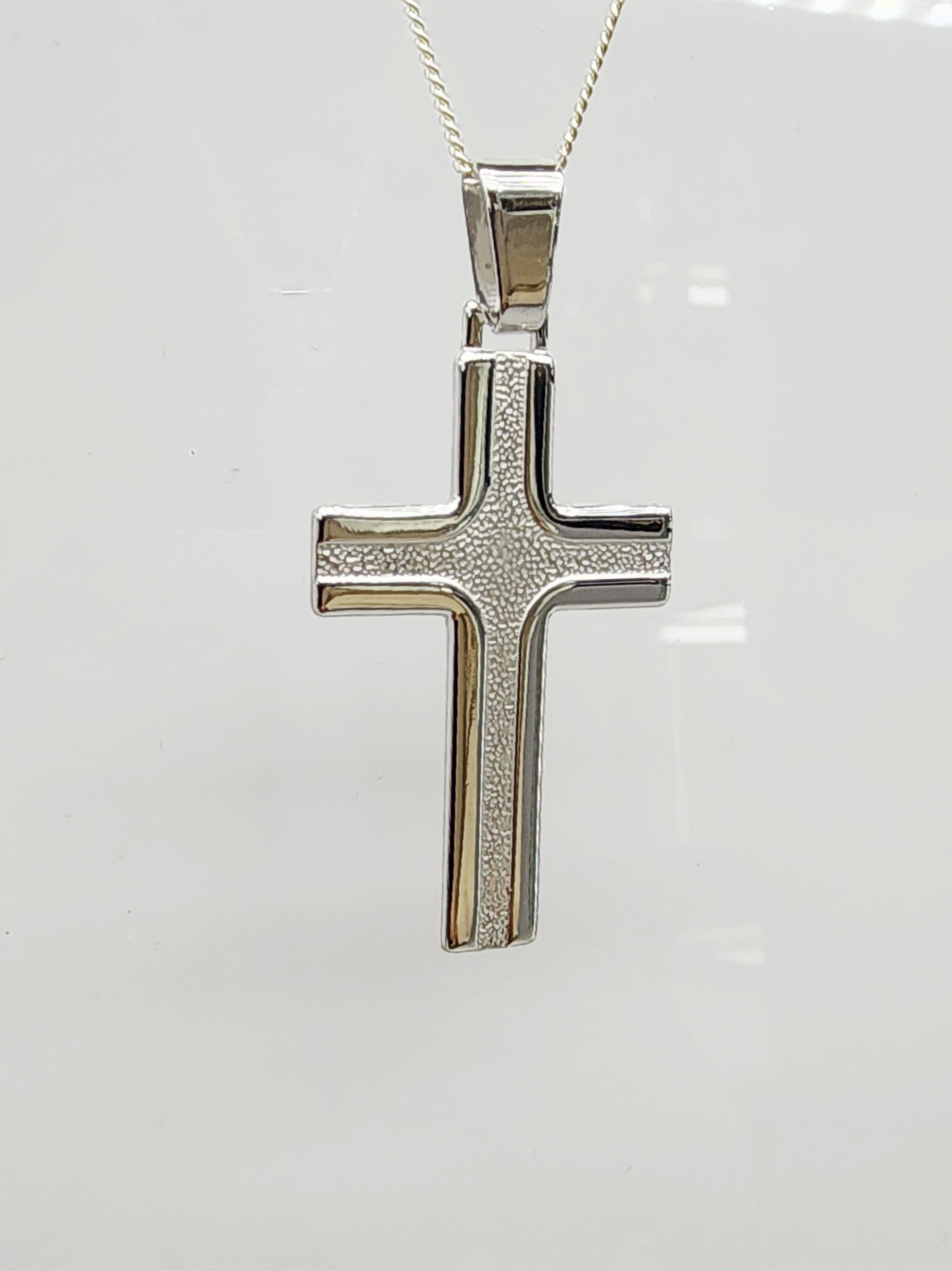 Sterling Silver Textured Cross Pendant with Polished Edges and Complimentary Chain - S105303PS/5 Sterling Silver Pendants Sterling Silver Textured Cross Pendant with Polished Edges and Complimentary Chain - S105303PS/5 Sterling Silver Pendants