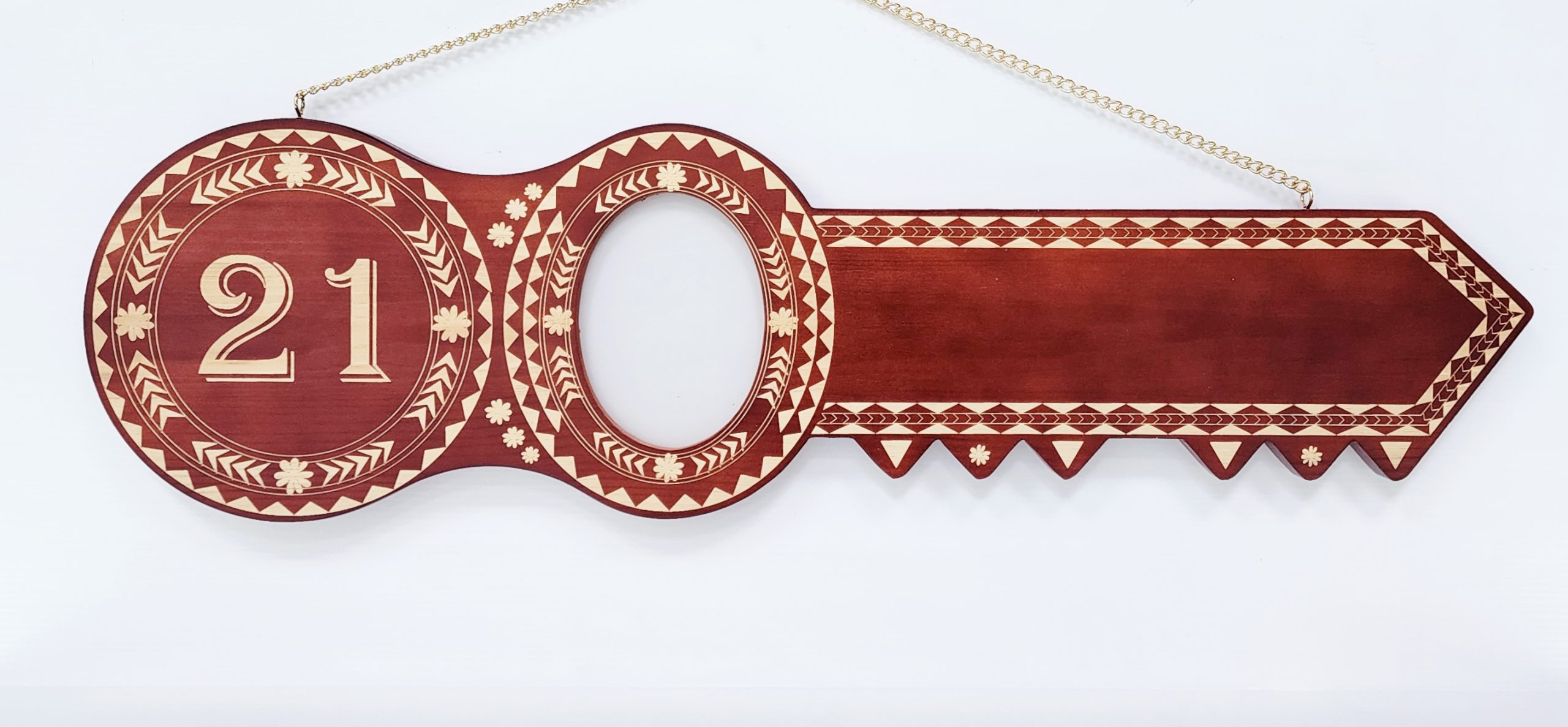 Island Design Wooden Birthday Key with "21" Laser Engraved  – SJ2511DB 21st Keys 