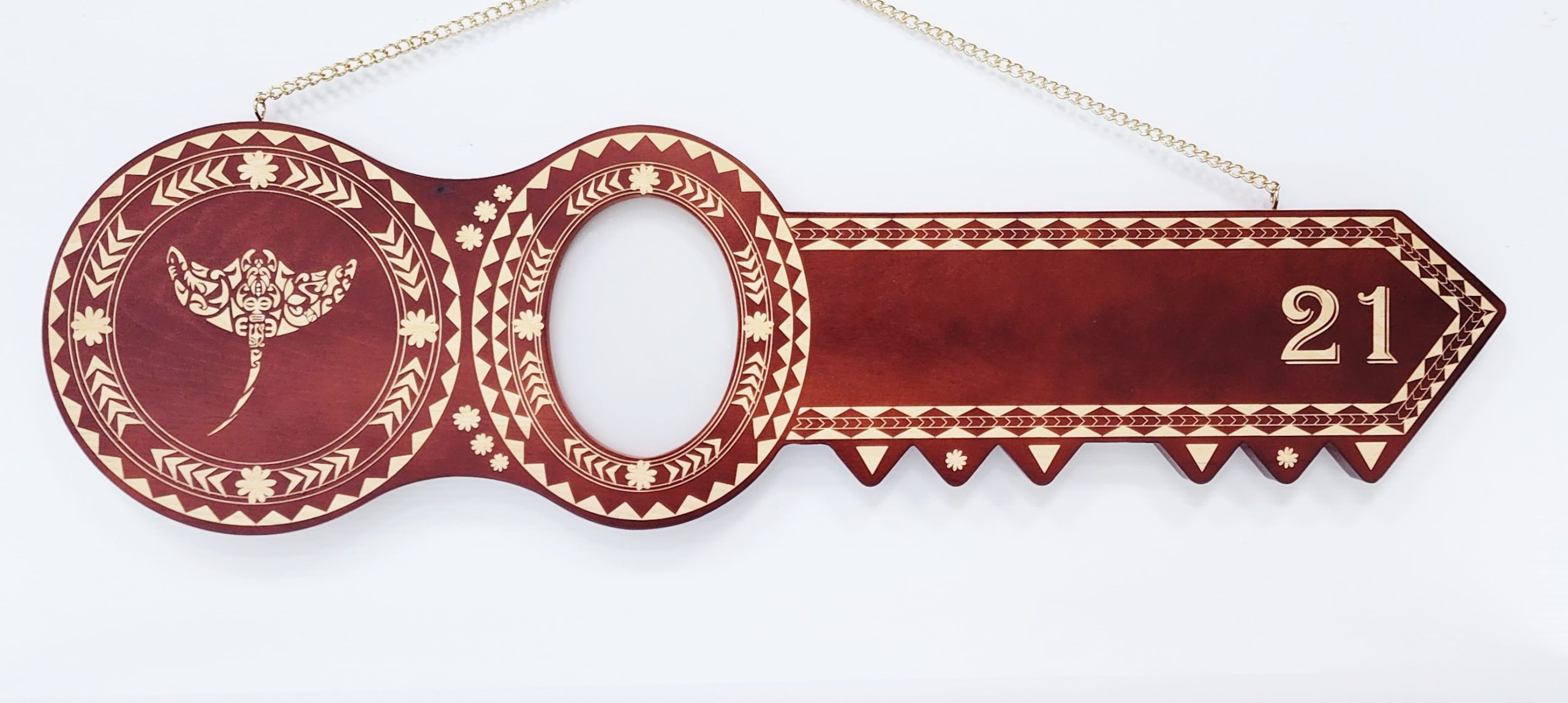 Island Design Wooden Birthday Key with "Stingray" & "21" Laser Engraved  – SJ2529DB 21st Keys 