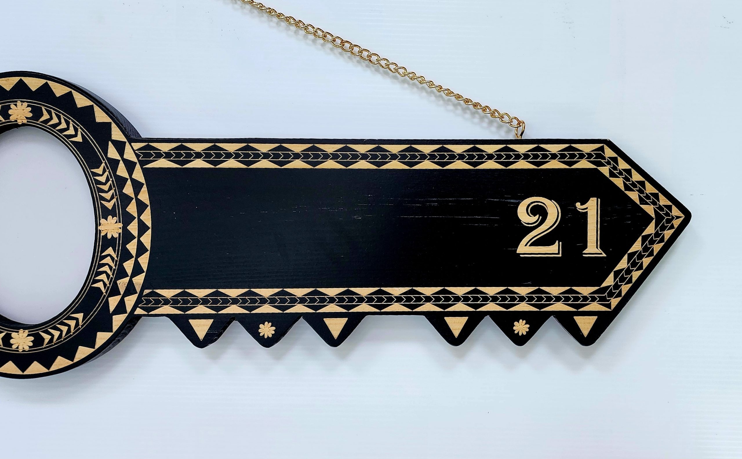 Island Design Wooden Birthday Key with Three Hibiscus Flowers & "21" Laser Engraved – SJ2510BLK 21st Keys Island Design Wooden Birthday Key with Three Hibiscus Flowers & "21" Laser Engraved – SJ2510BLK 21st Keys