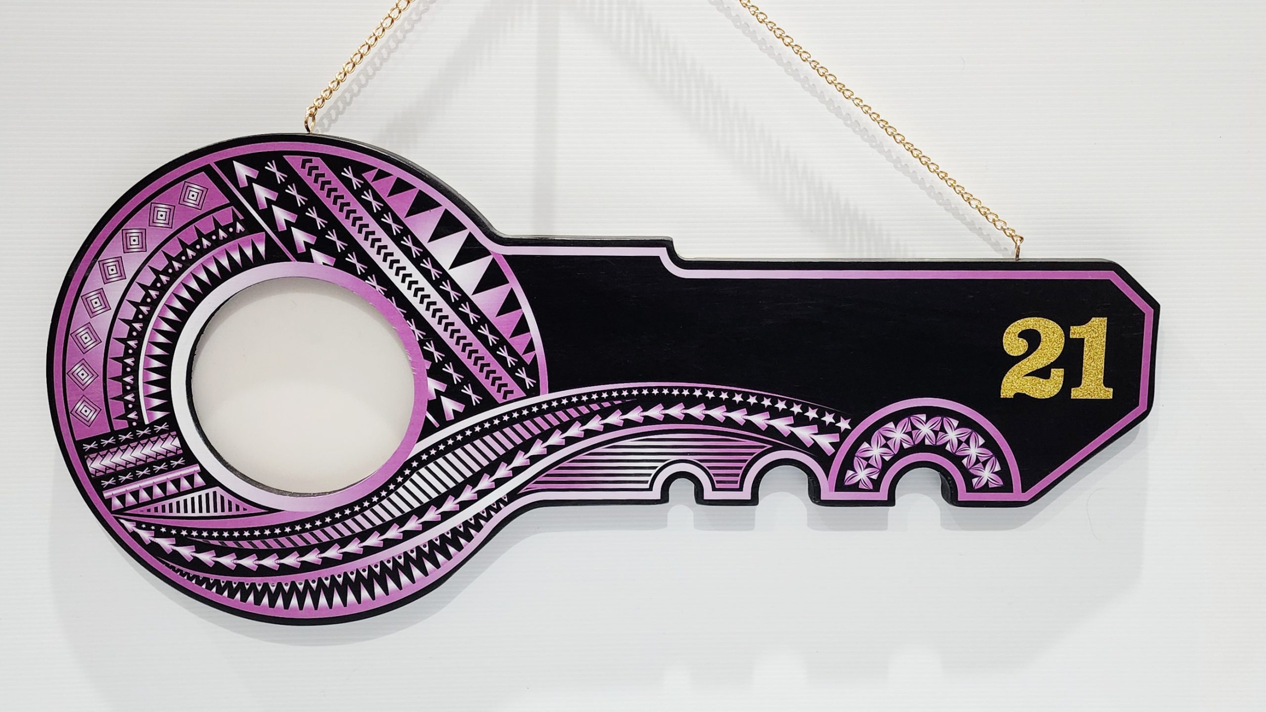 Island Design Purple & White Theme Colour UV Printed Wooden Birthday Key with "21" – SJ2255 21st Keys Island Design Purple & White Theme Colour UV Printed Wooden Birthday Key with "21" – SJ2255 21st Keys