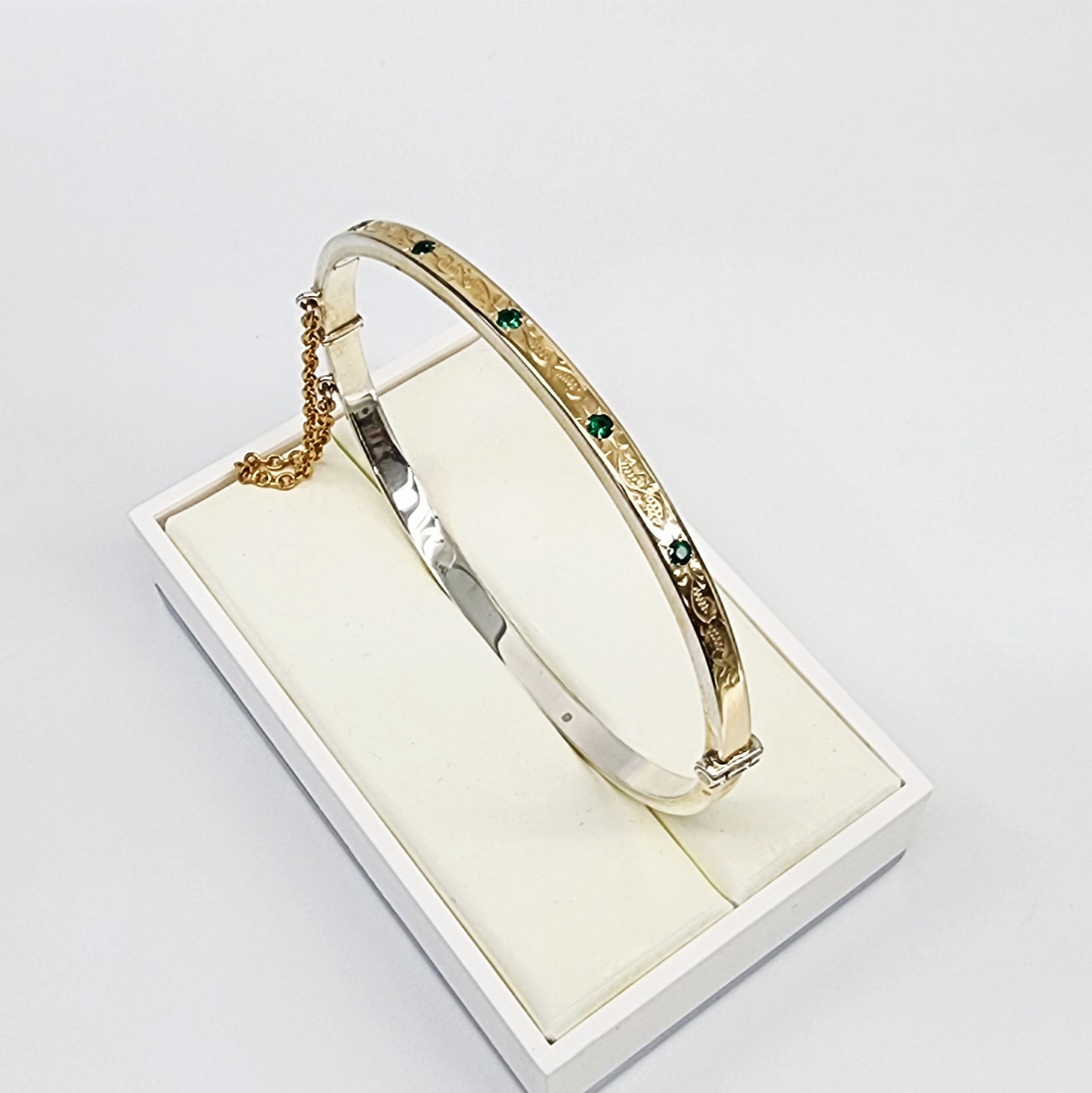 9ct Yellow Gold on Sterling Silver Hand Engraved Emerald Bangle - GS1EN5EM 21st Keys 