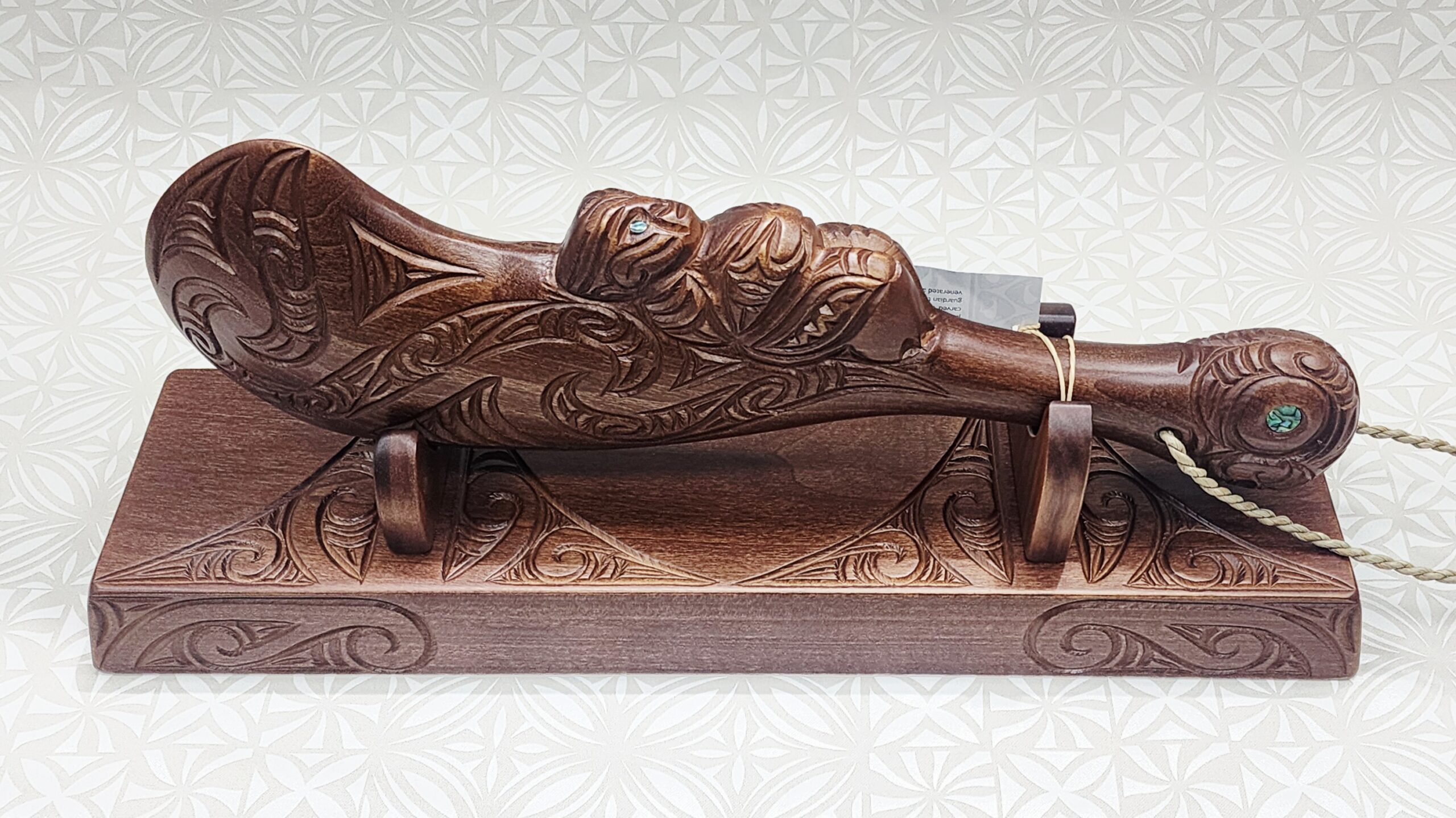 Large Hand-Carved Māori Wahaika Club on Display Stand – Made in New Zealand 21st Keys Large Hand-Carved Māori Wahaika Club on Display Stand – Made in New Zealand 21st Keys