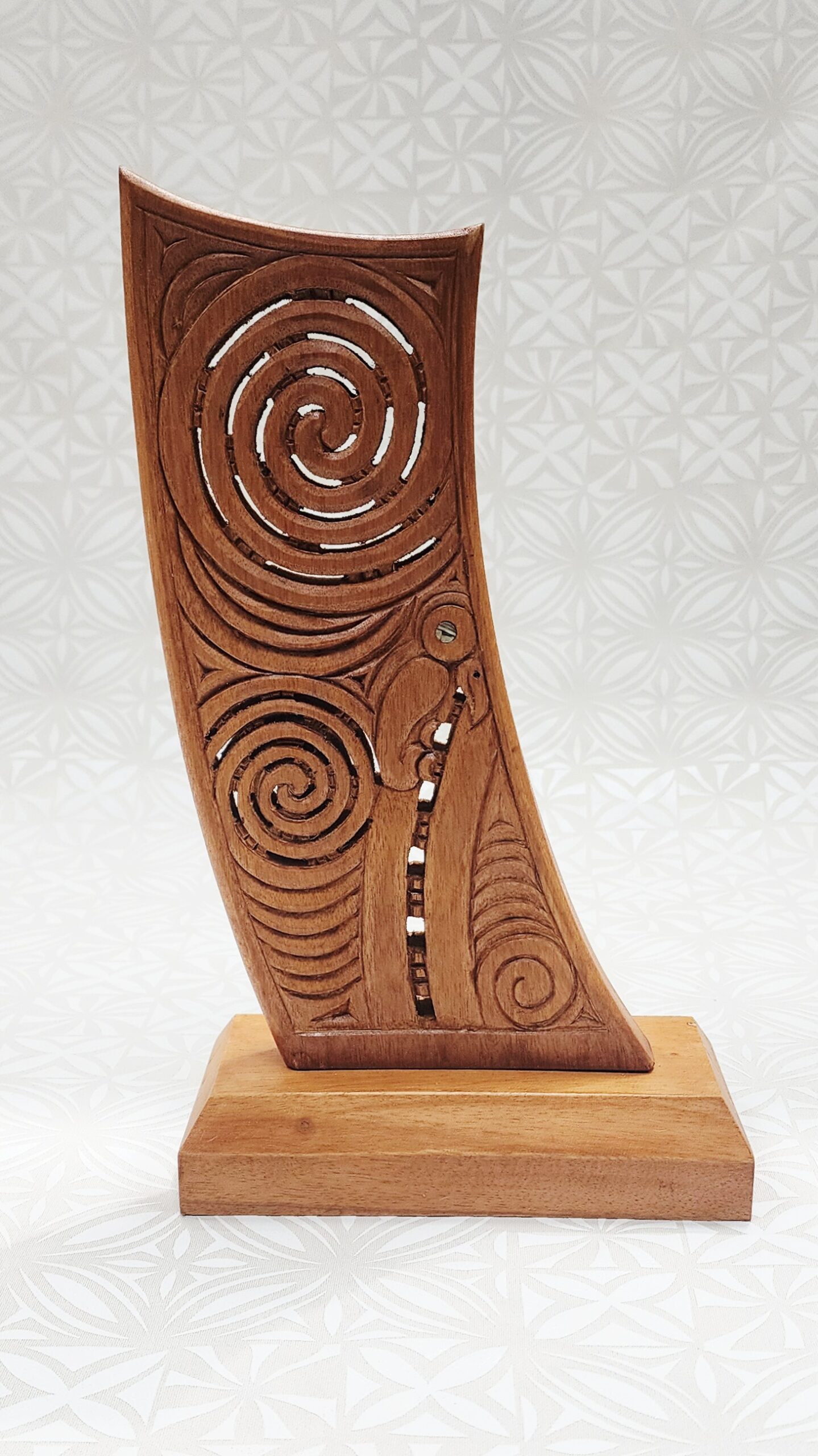 Hand-Carved Wooden Waka Stern on Base – Made in New Zealand 21st Keys 